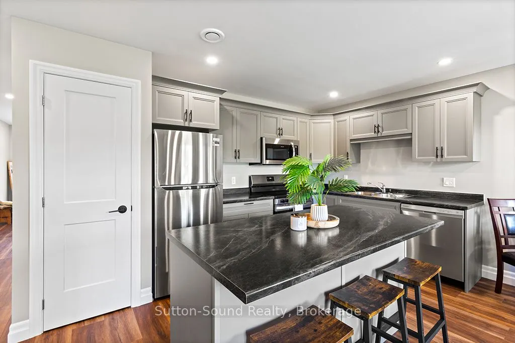 18 Maple Golf Crescent, #3