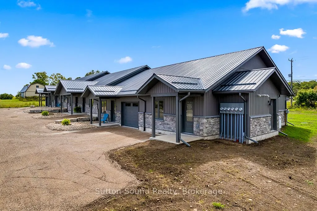 18 Maple Golf Crescent, #3
