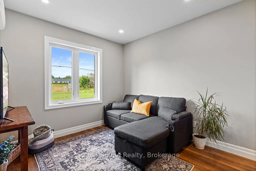 18 Maple Golf Crescent, #3