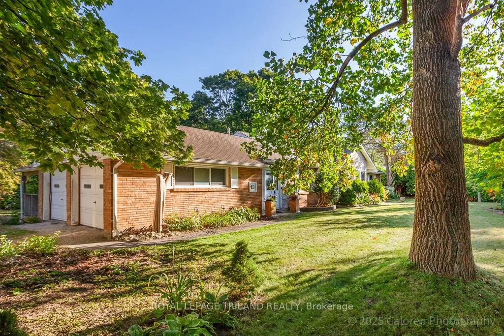 749 COMMISSIONERS Road W