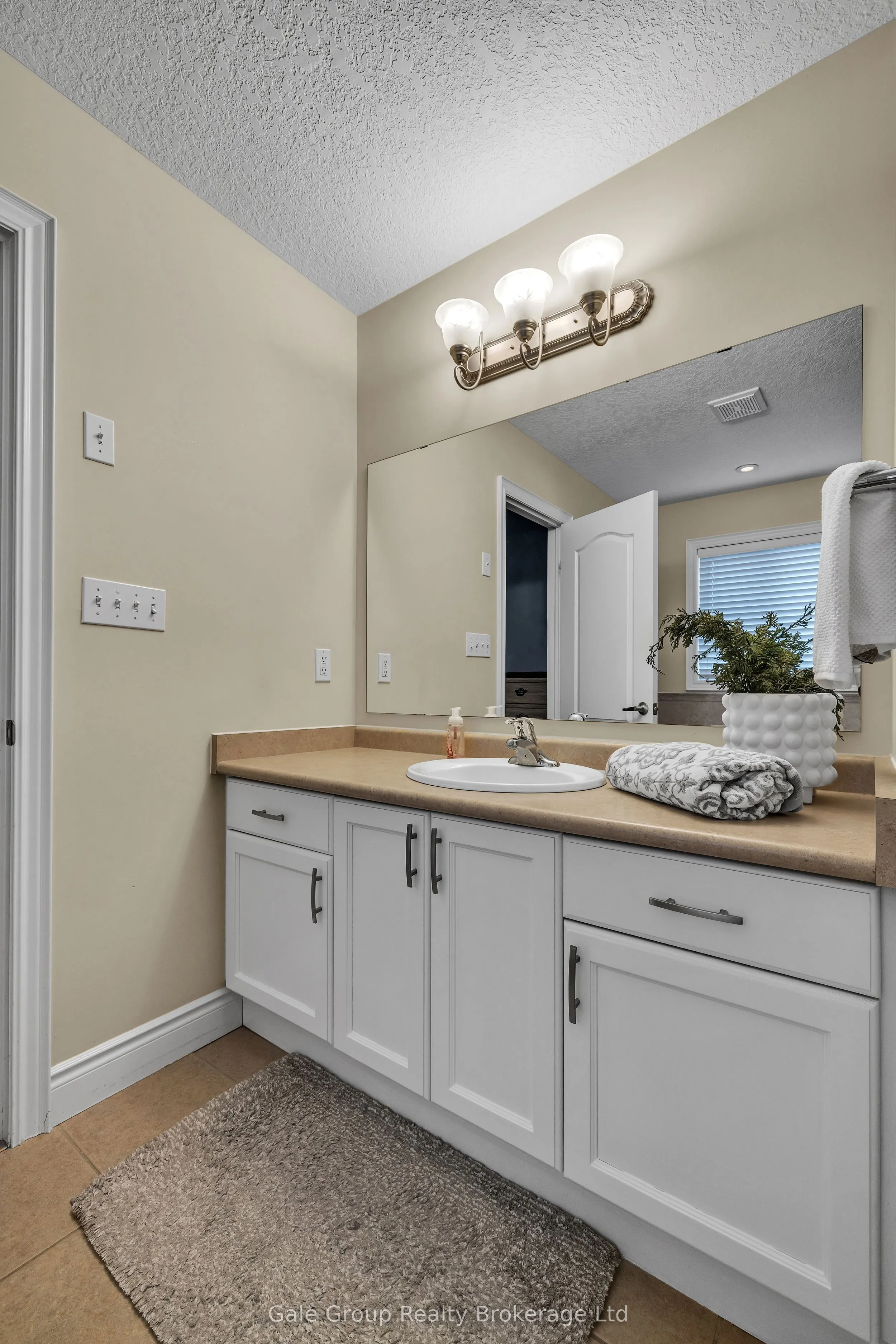 10 WESTVIEW Court