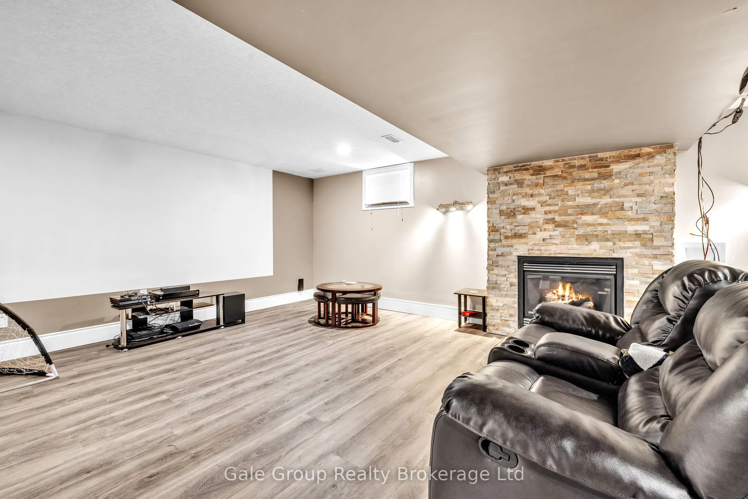 10 WESTVIEW Court