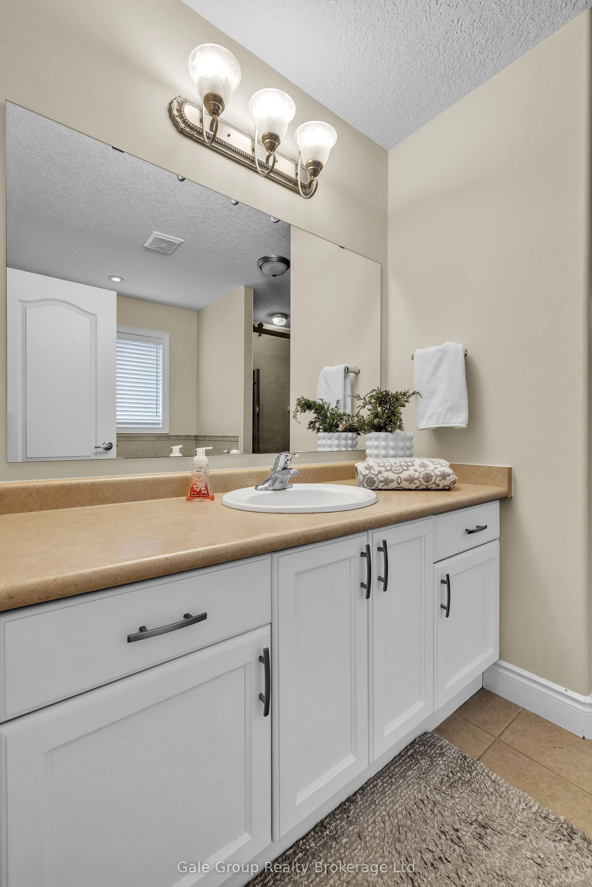 10 WESTVIEW Court