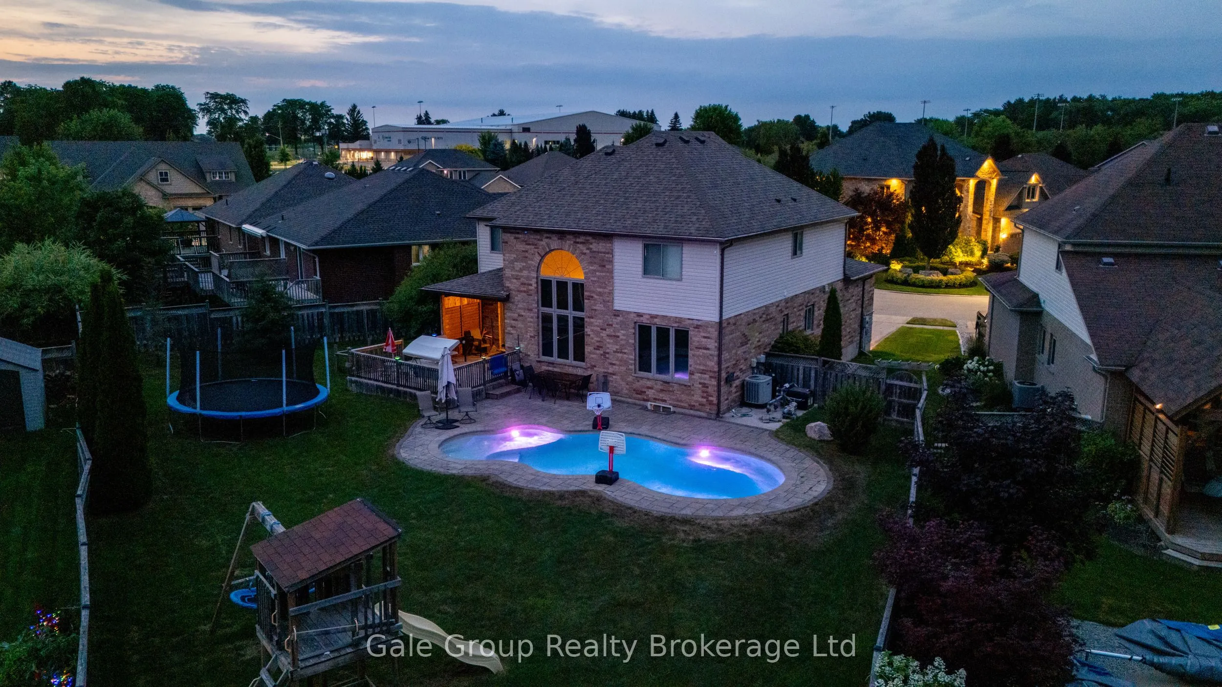 10 WESTVIEW Court