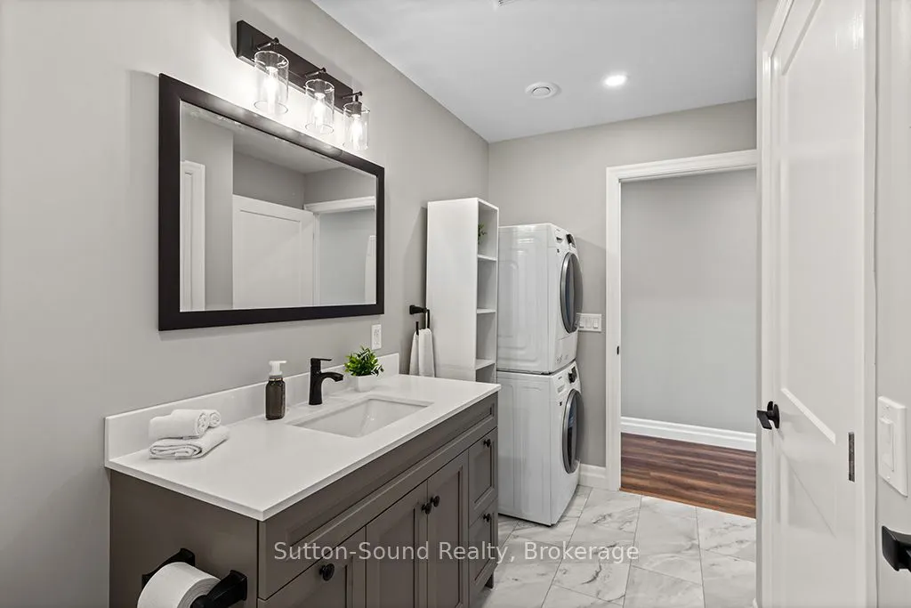 18 Maple Golf Crescent, #4
