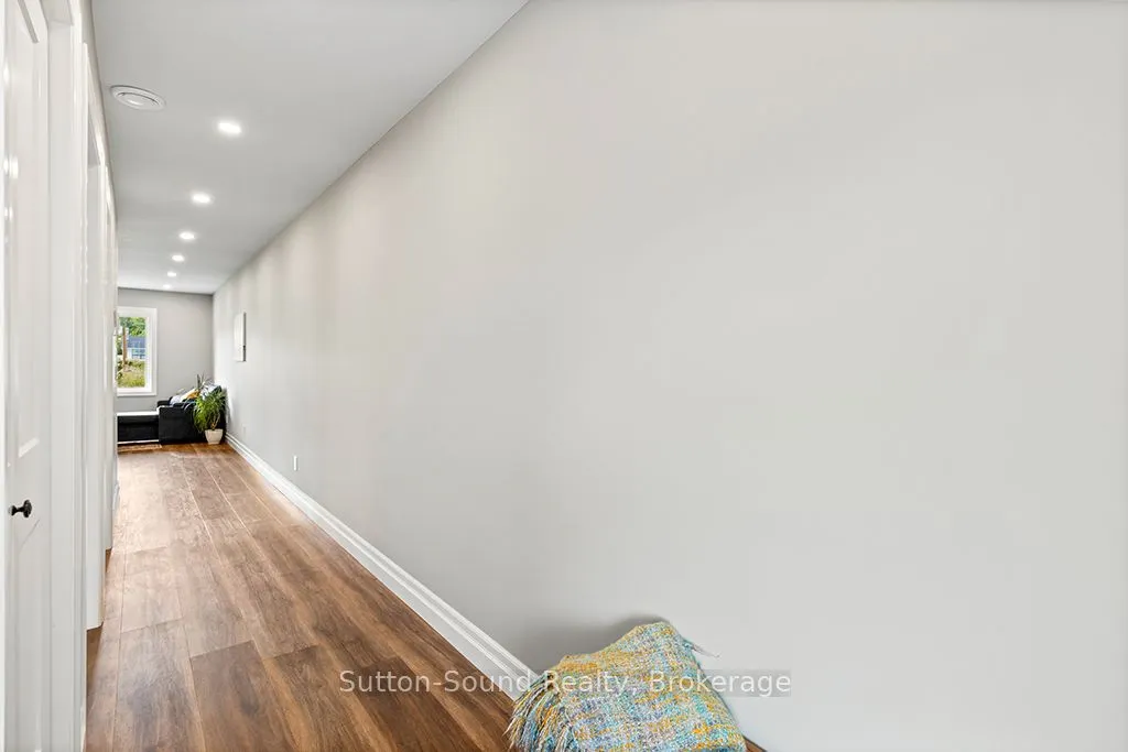 18 Maple Golf Crescent, #4