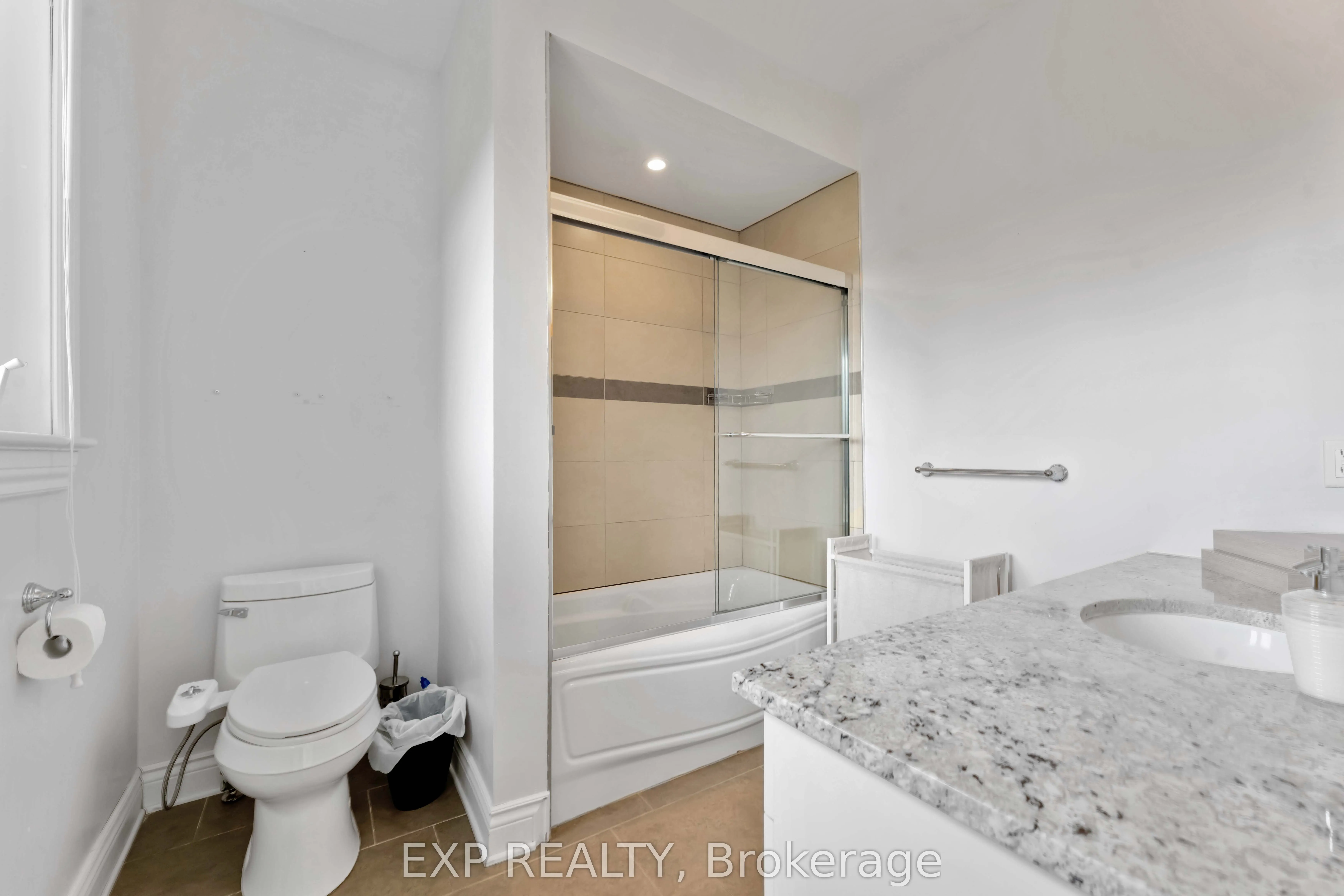 6984 LAKES PARK Drive