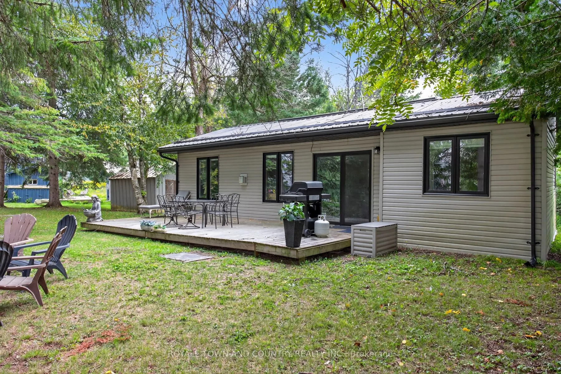82 Riverbank Road