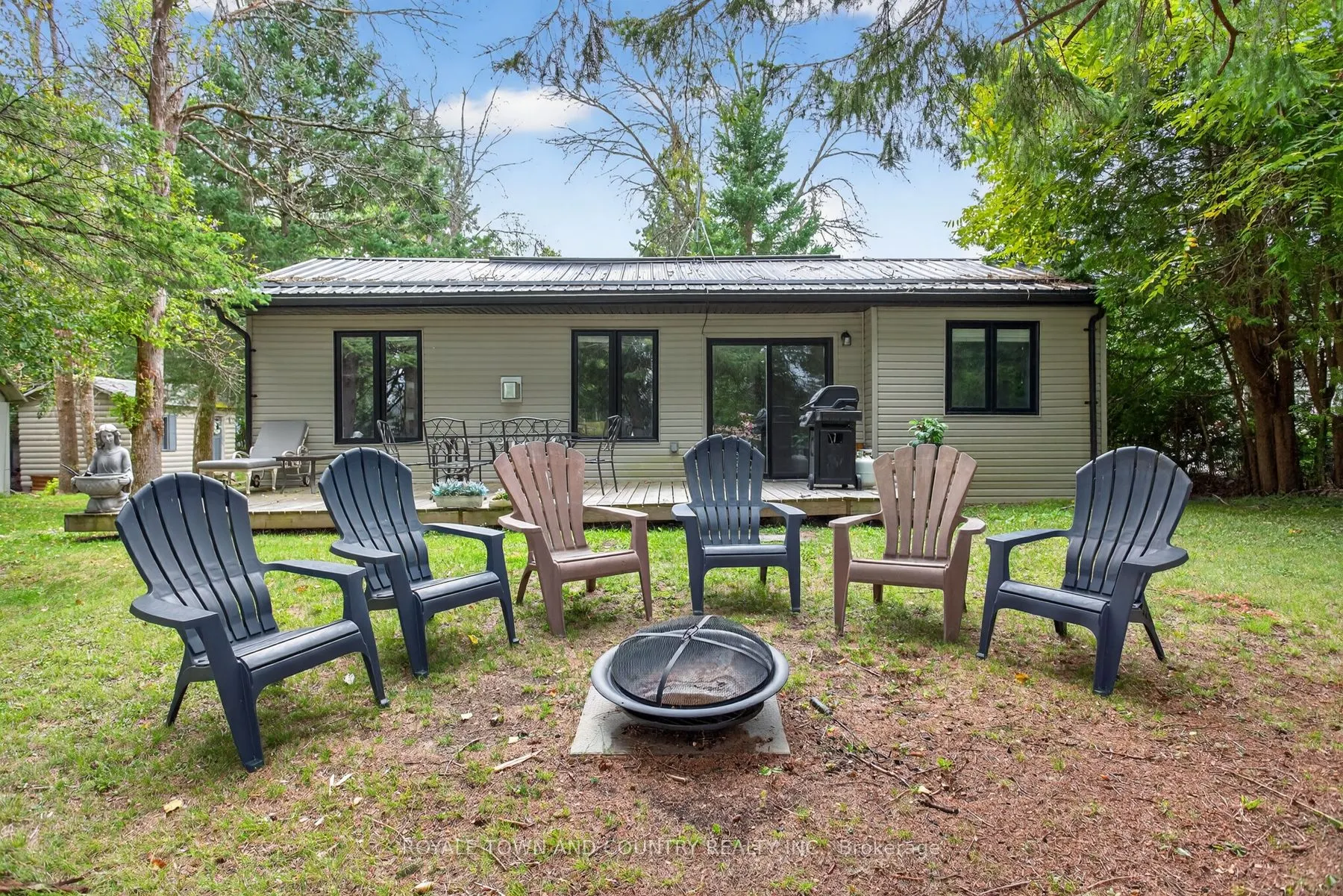 82 Riverbank Road