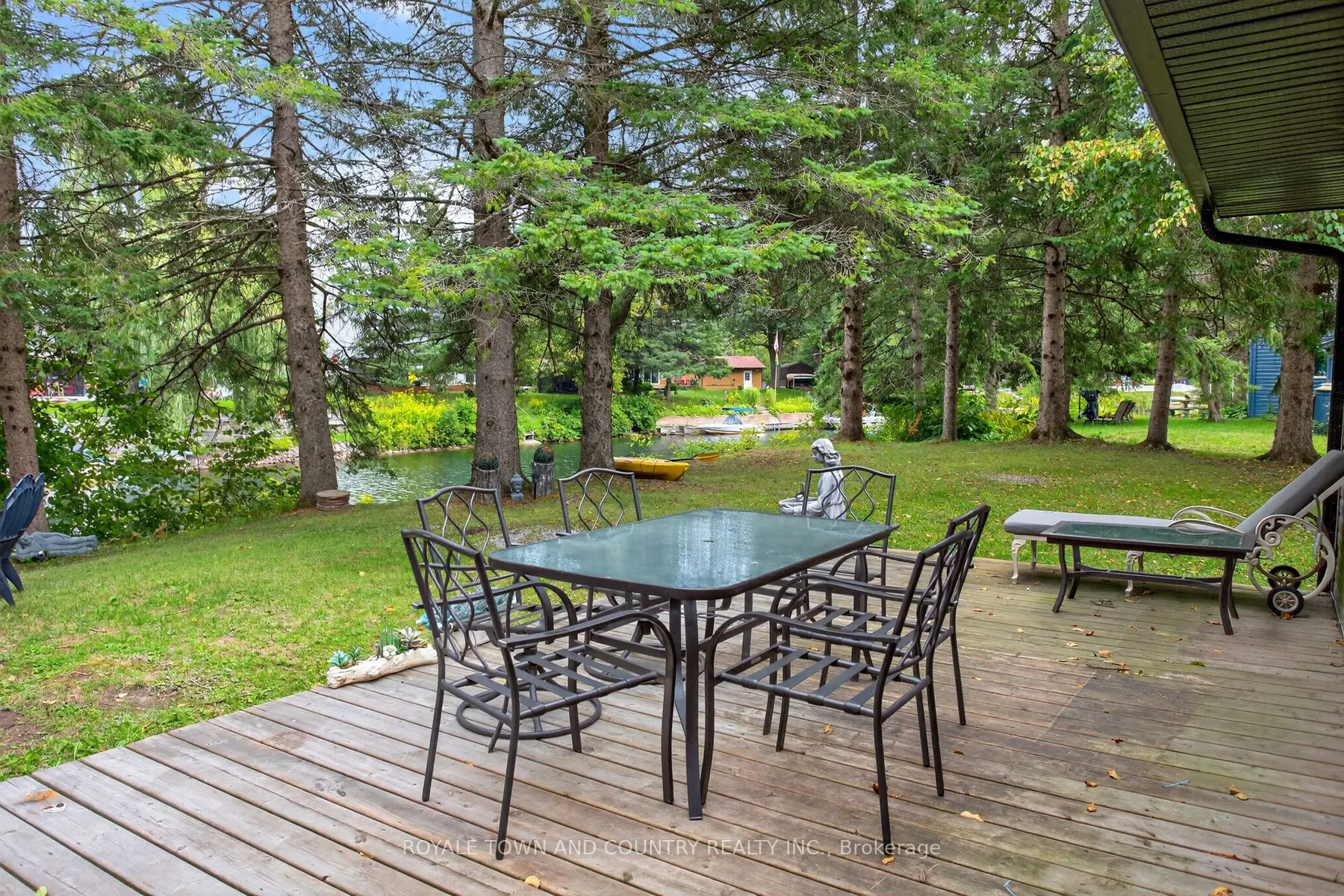 82 Riverbank Road