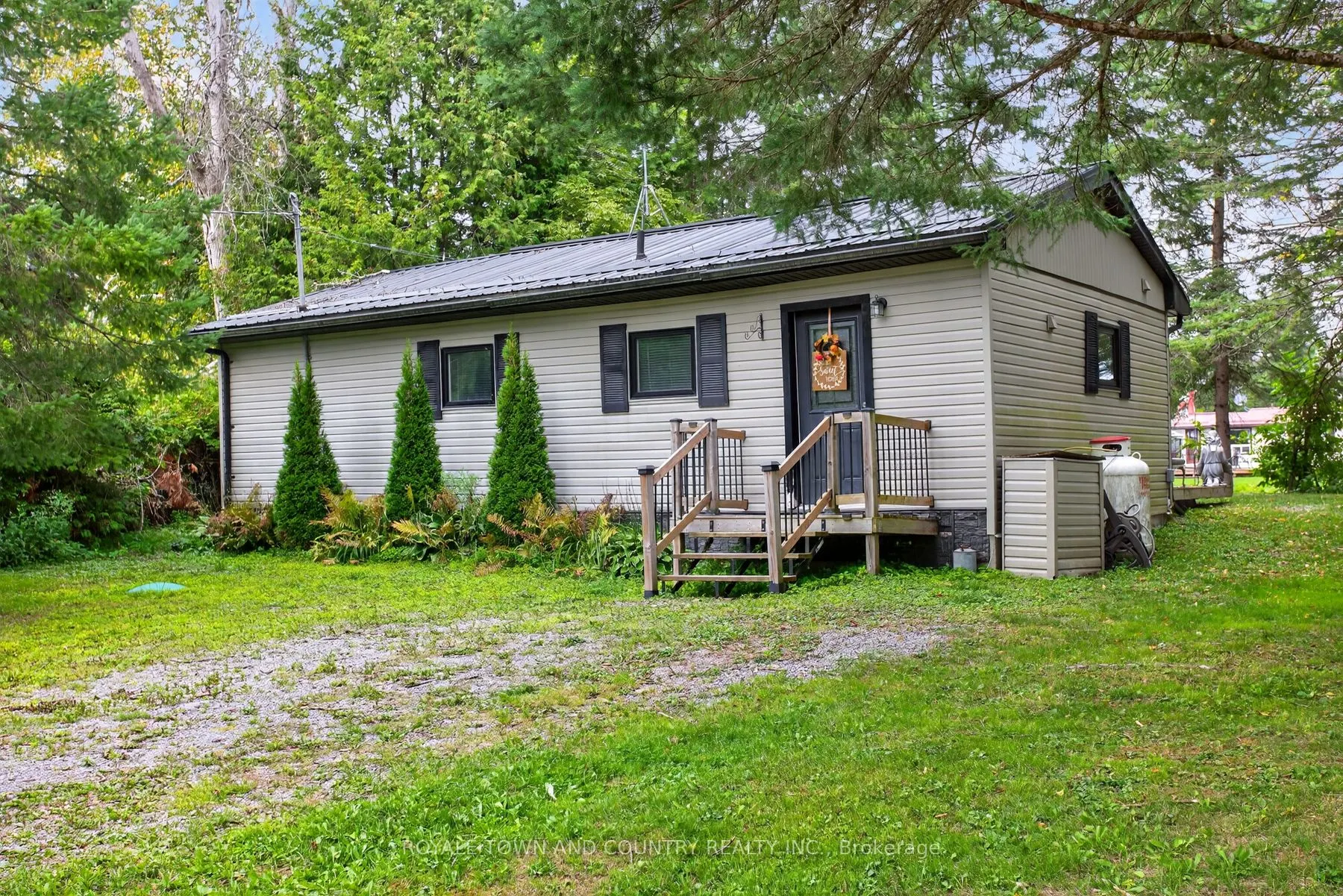 82 Riverbank Road
