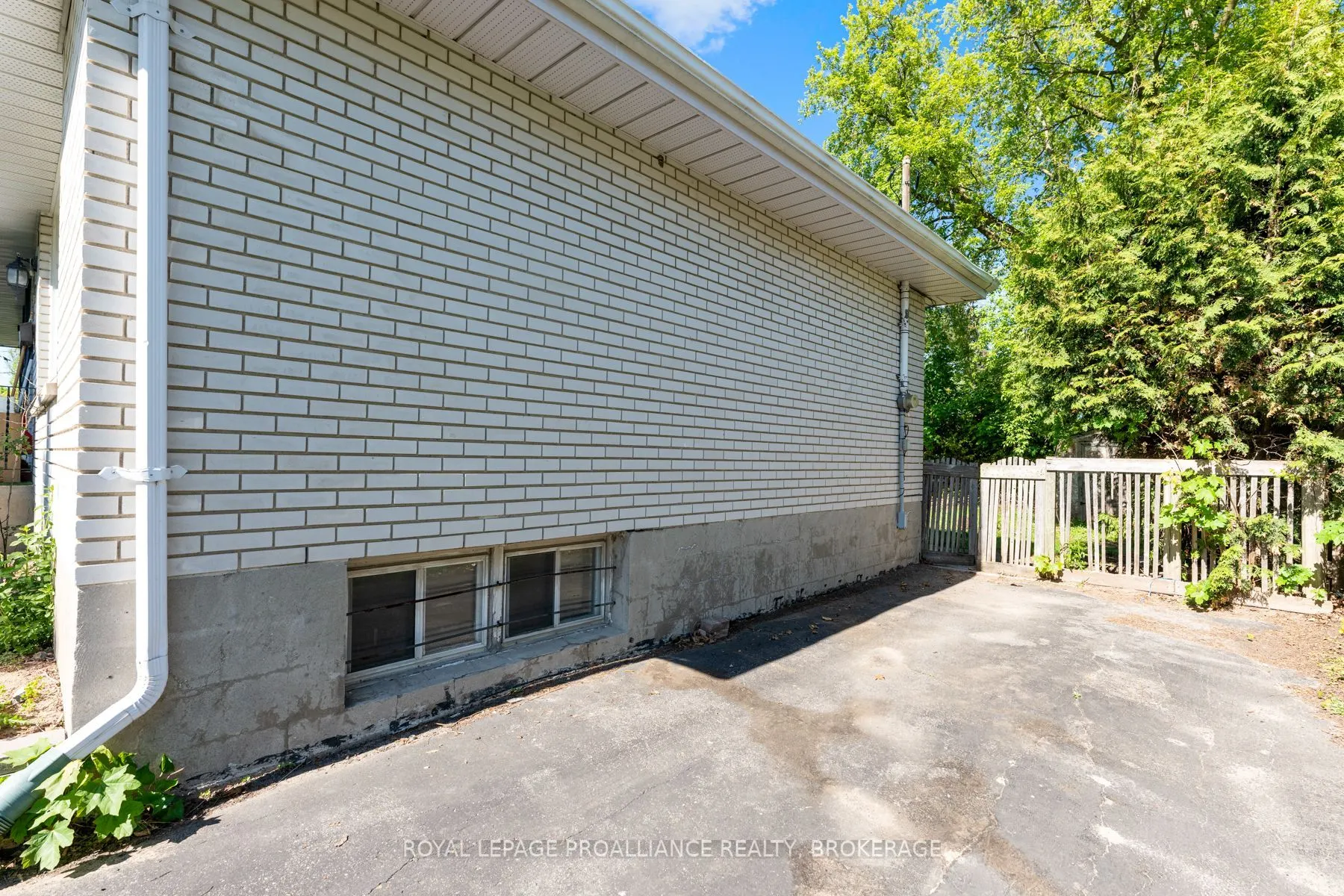 5 Armour Crescent
