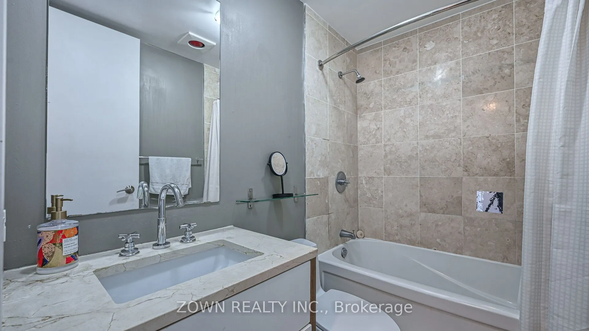 201 PARKDALE Avenue, #807