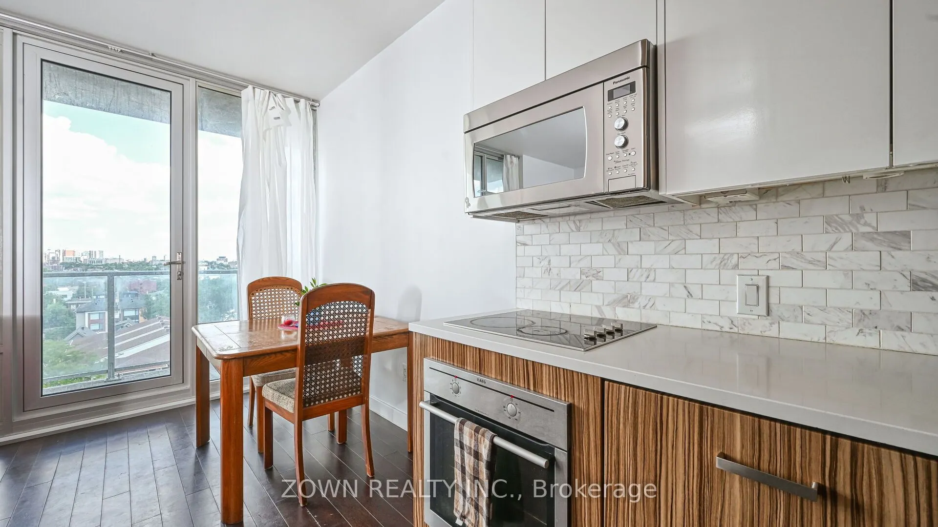 201 PARKDALE Avenue, #807