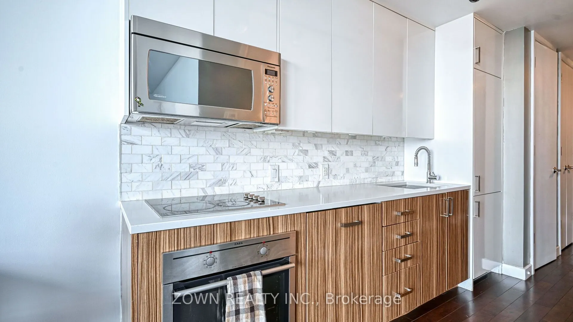 201 PARKDALE Avenue, #807