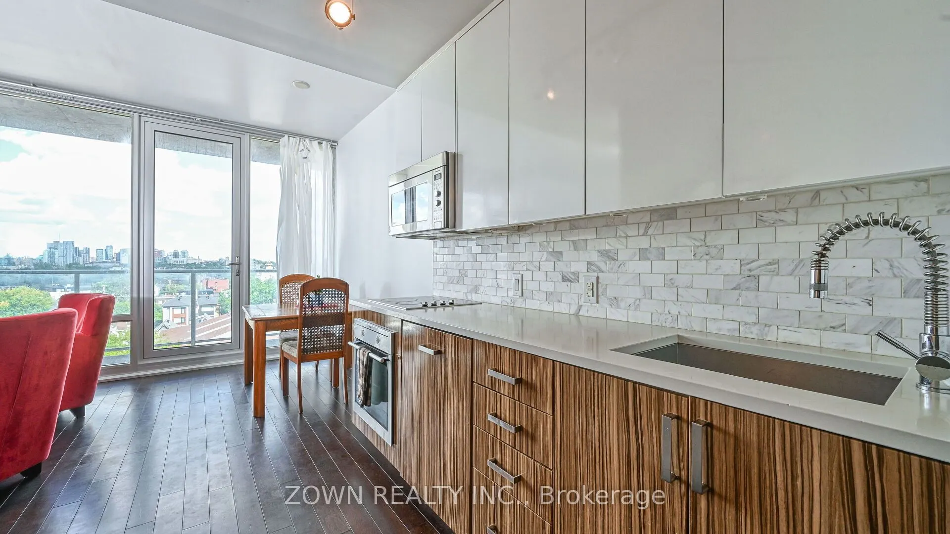 201 PARKDALE Avenue, #807