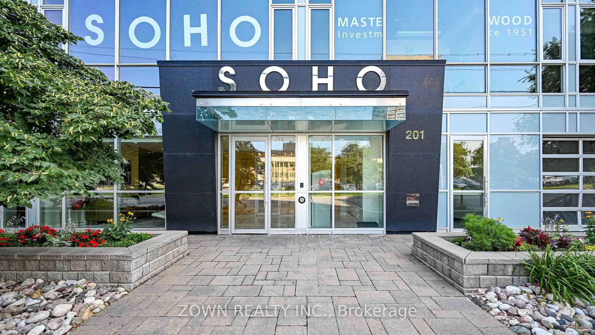 201 PARKDALE Avenue, #807
