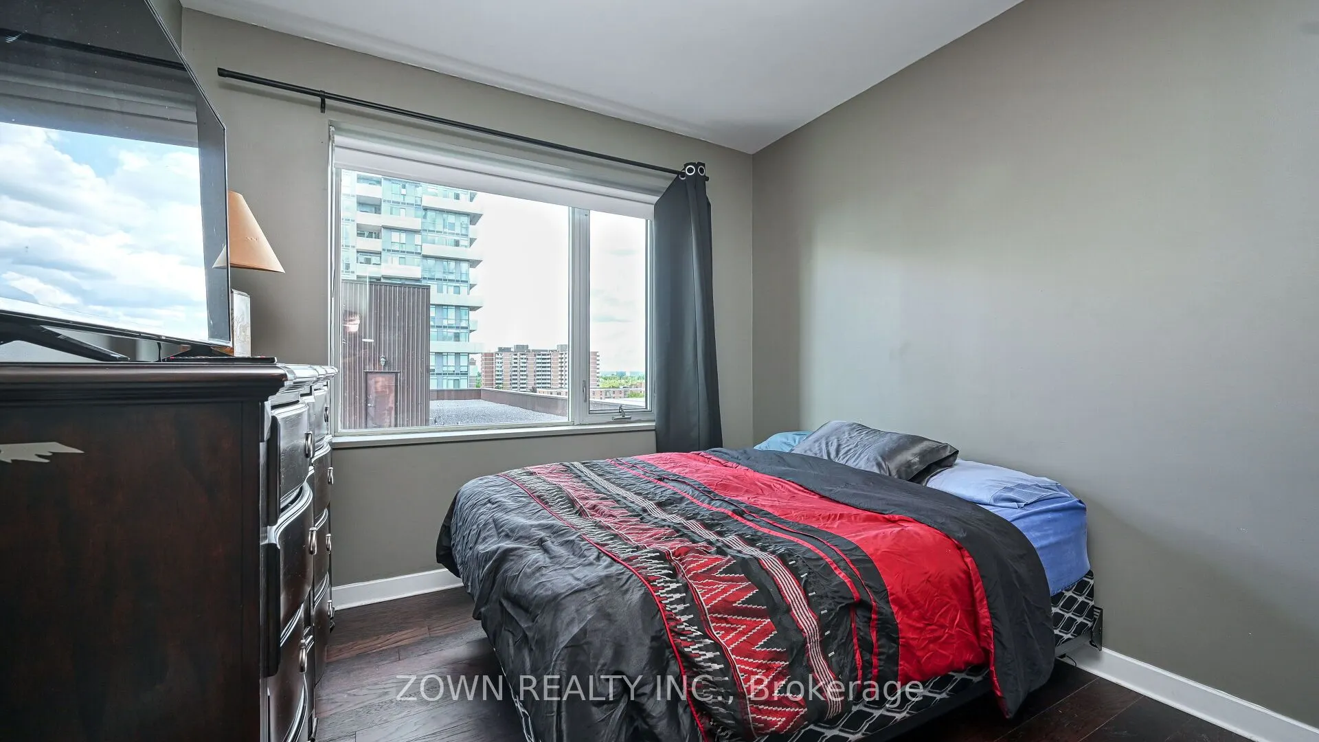 201 PARKDALE Avenue, #807