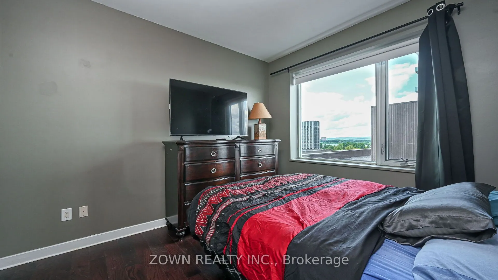 201 PARKDALE Avenue, #807