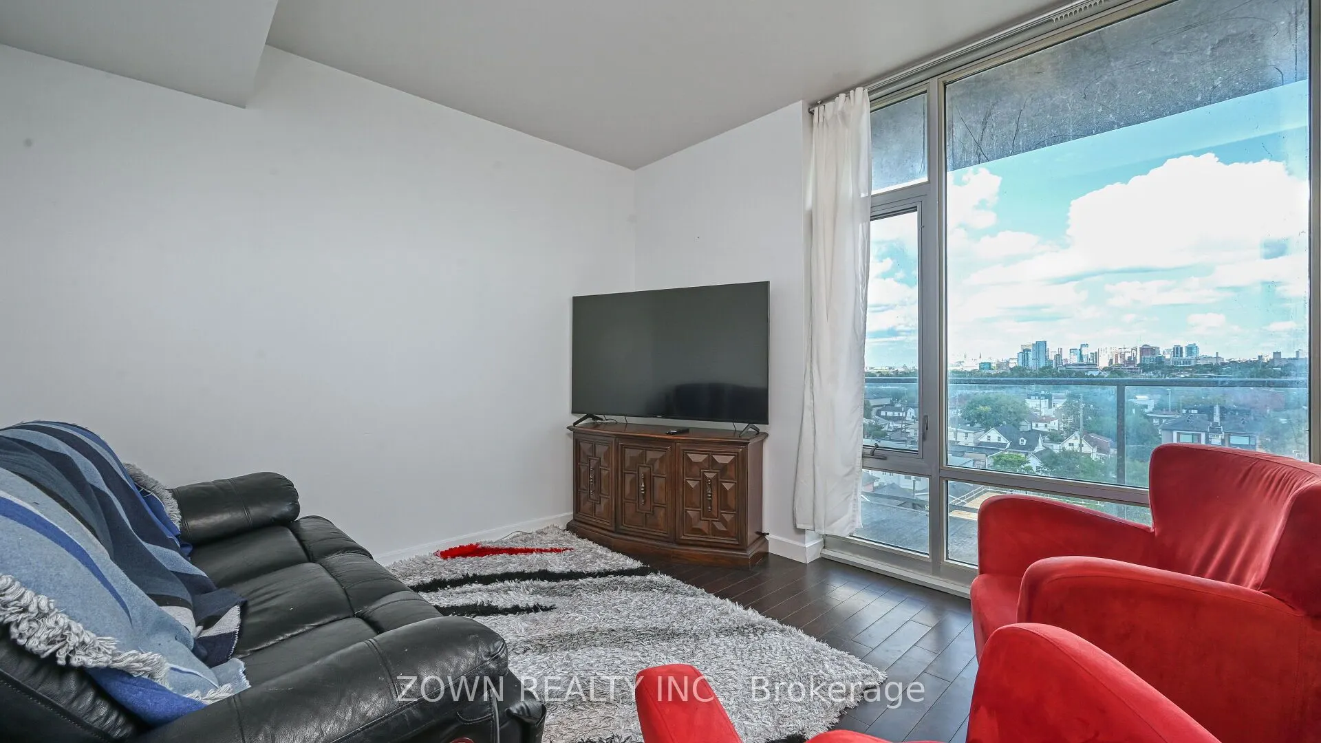201 PARKDALE Avenue, #807
