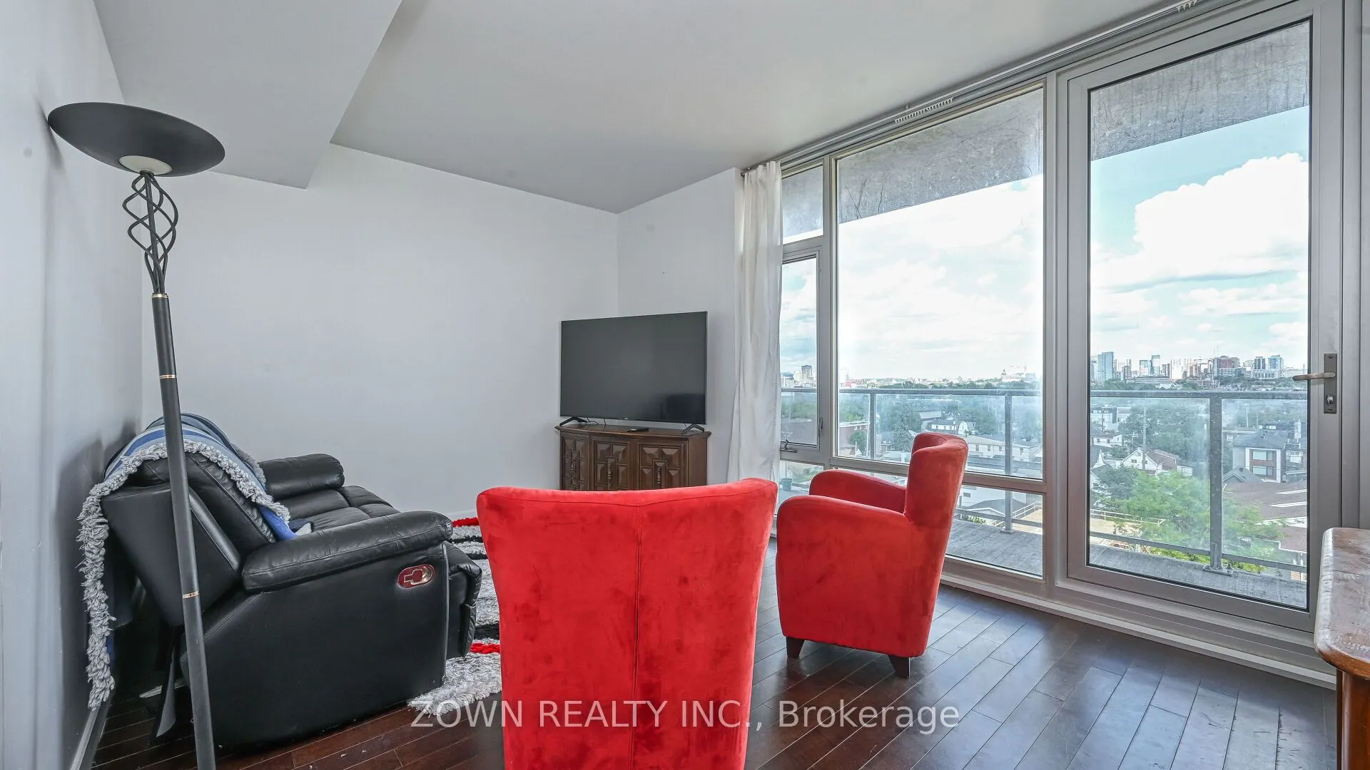 201 PARKDALE Avenue, #807