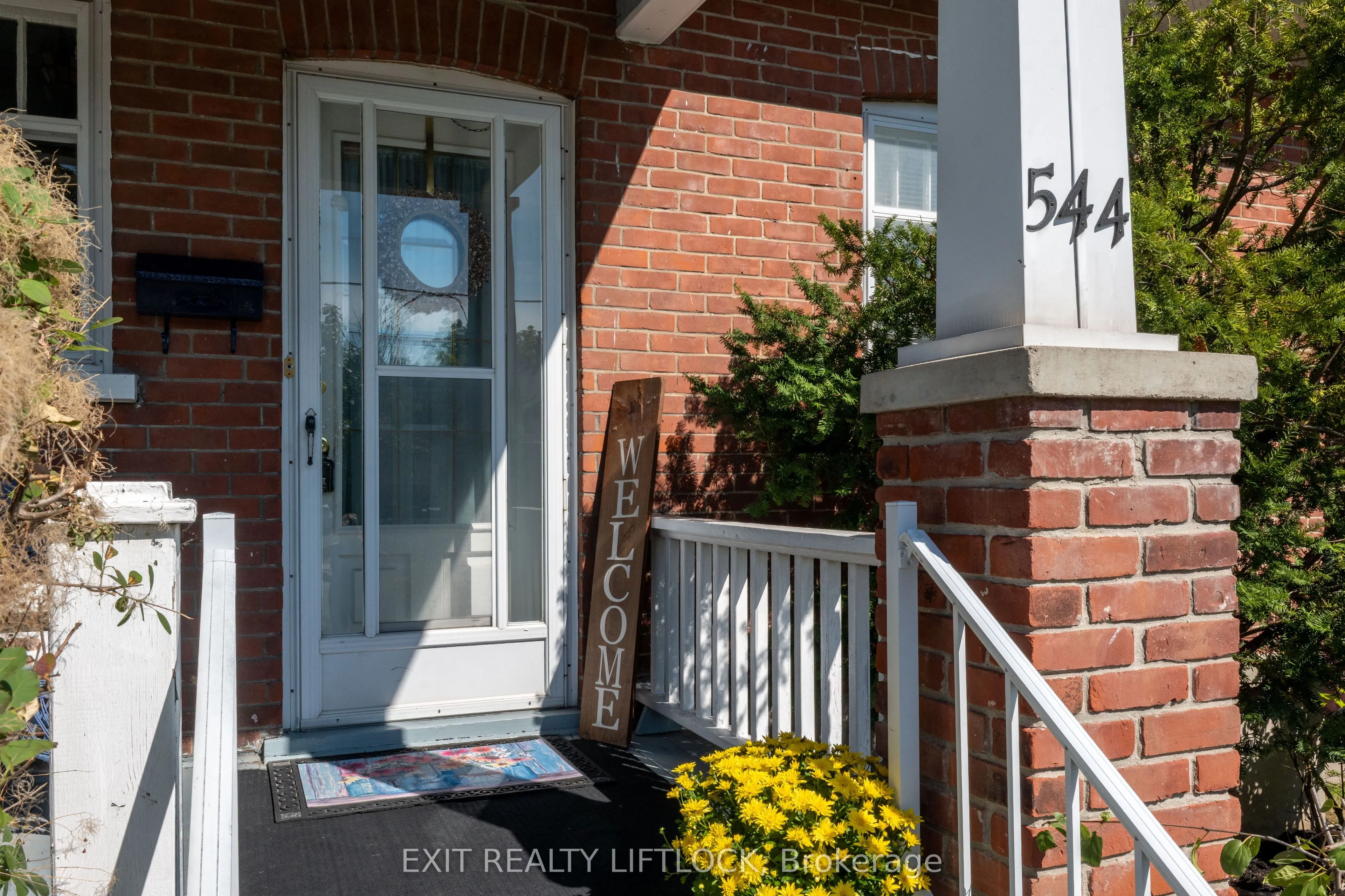 544 Douglas Avenue