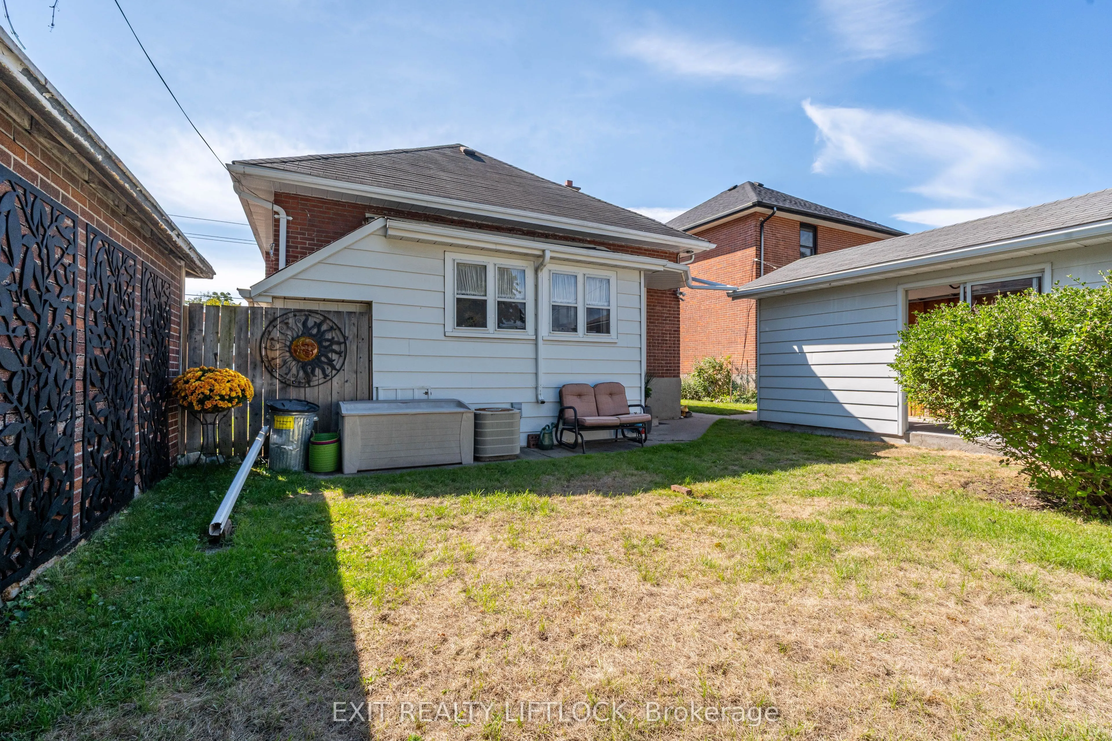 544 Douglas Avenue