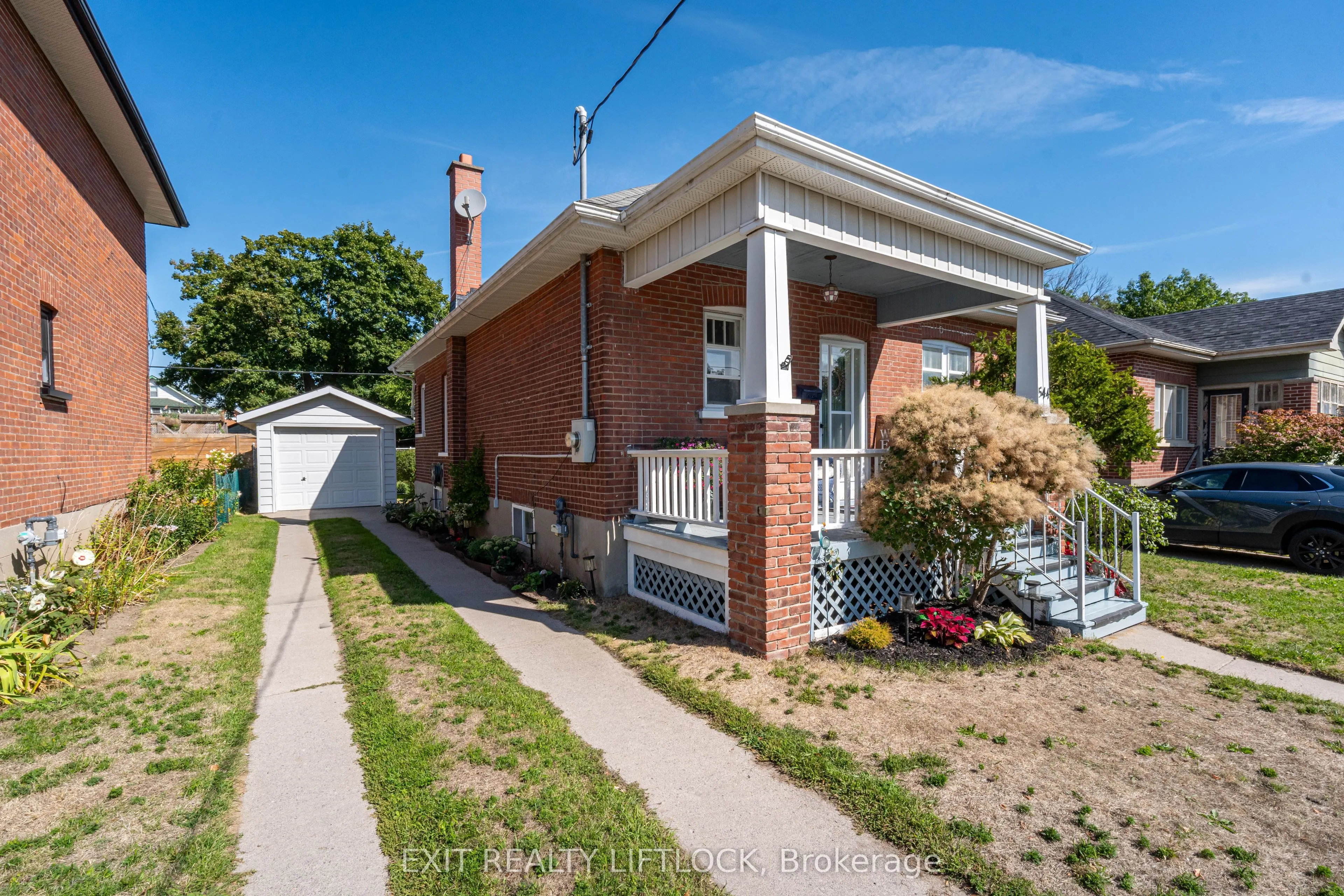 544 Douglas Avenue