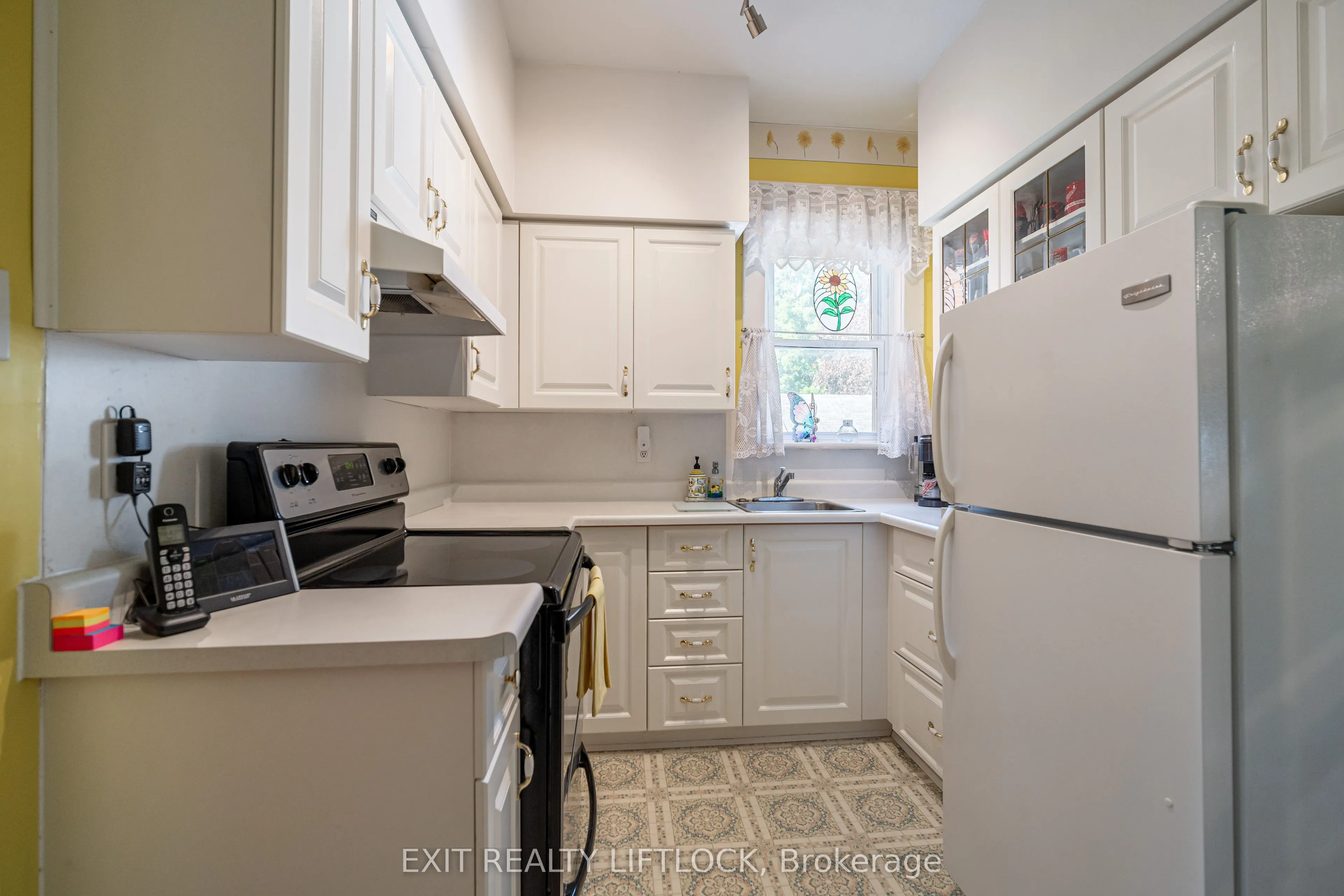 544 Douglas Avenue