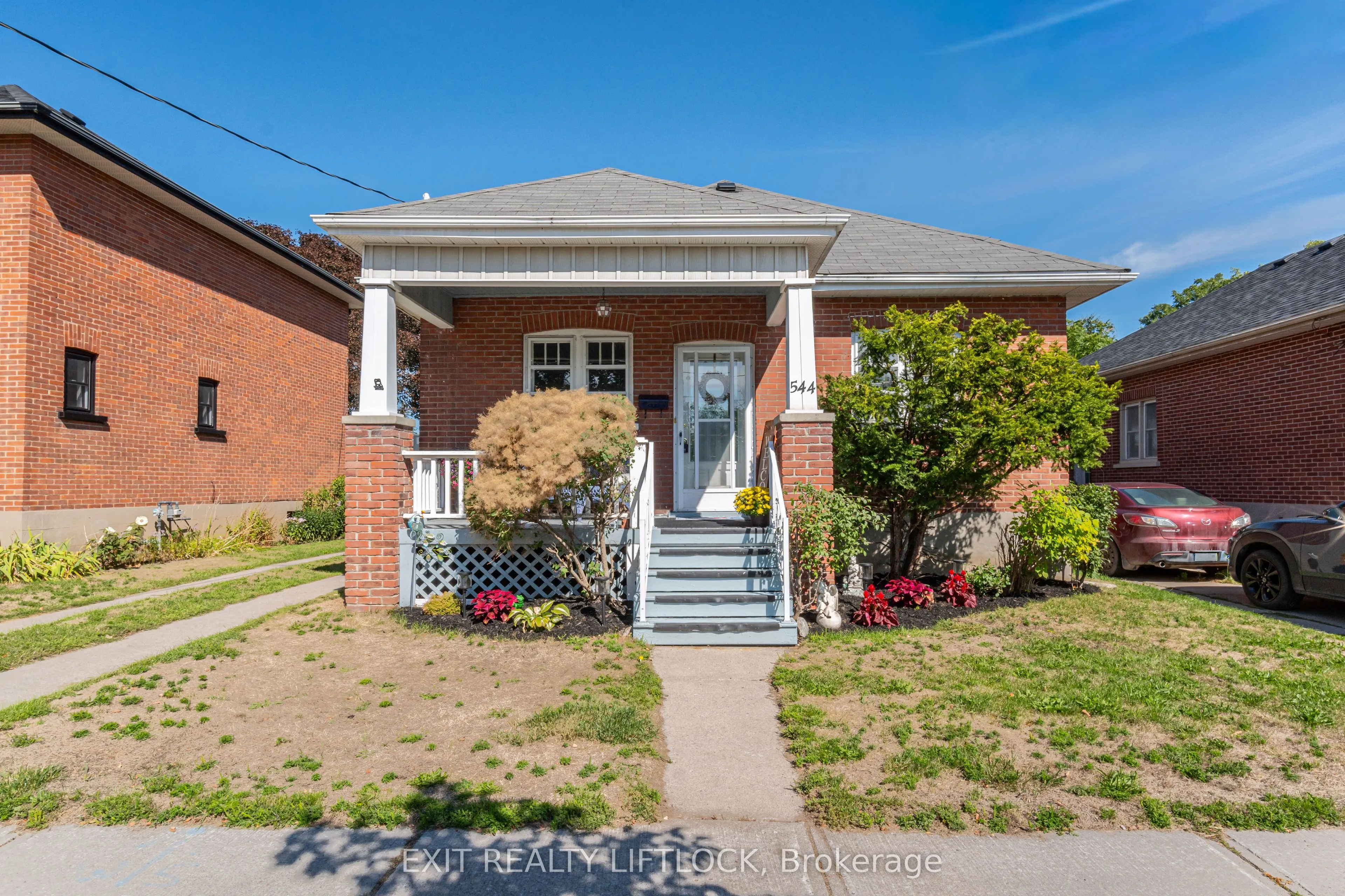 544 Douglas Avenue