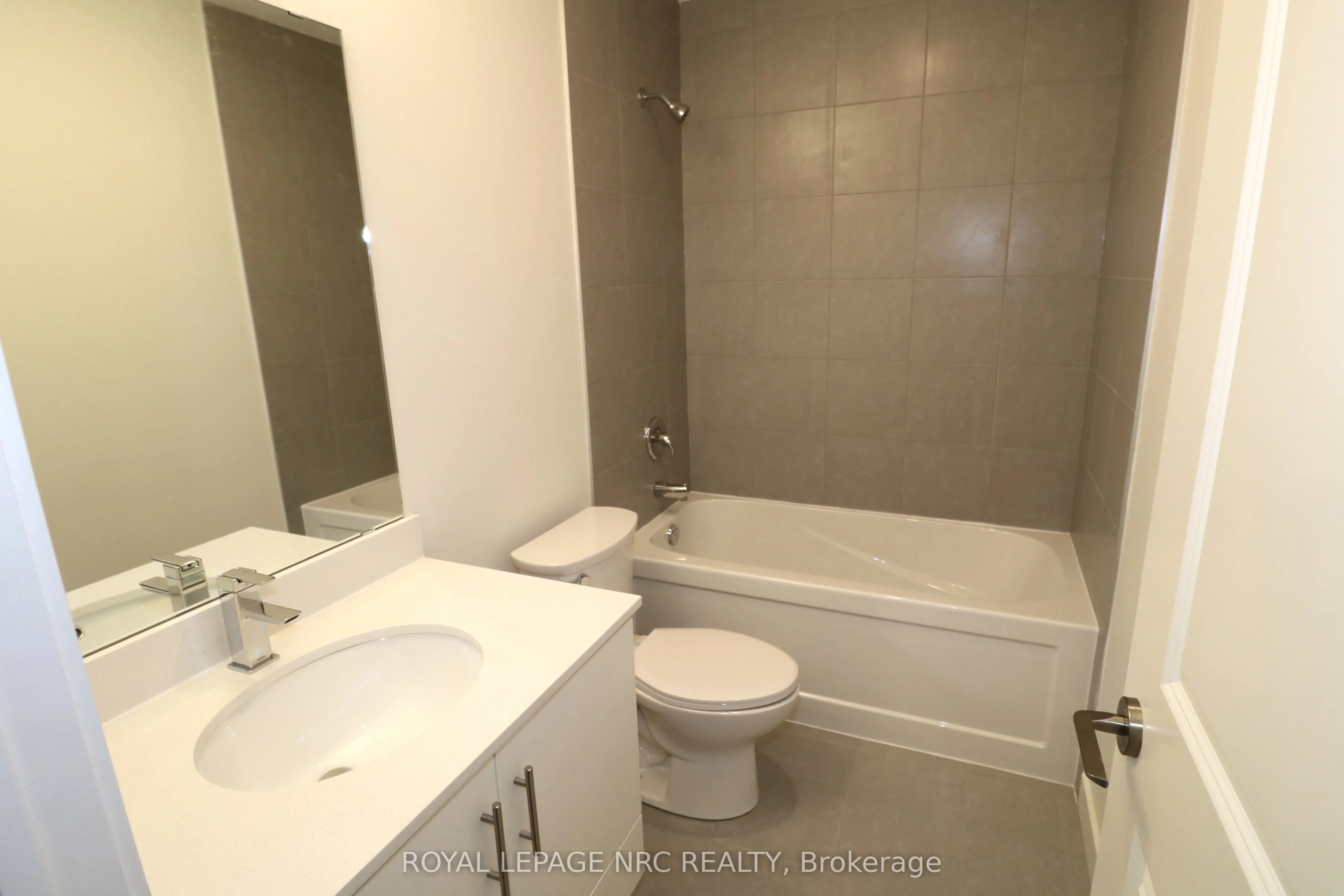 461 Green Road, #311