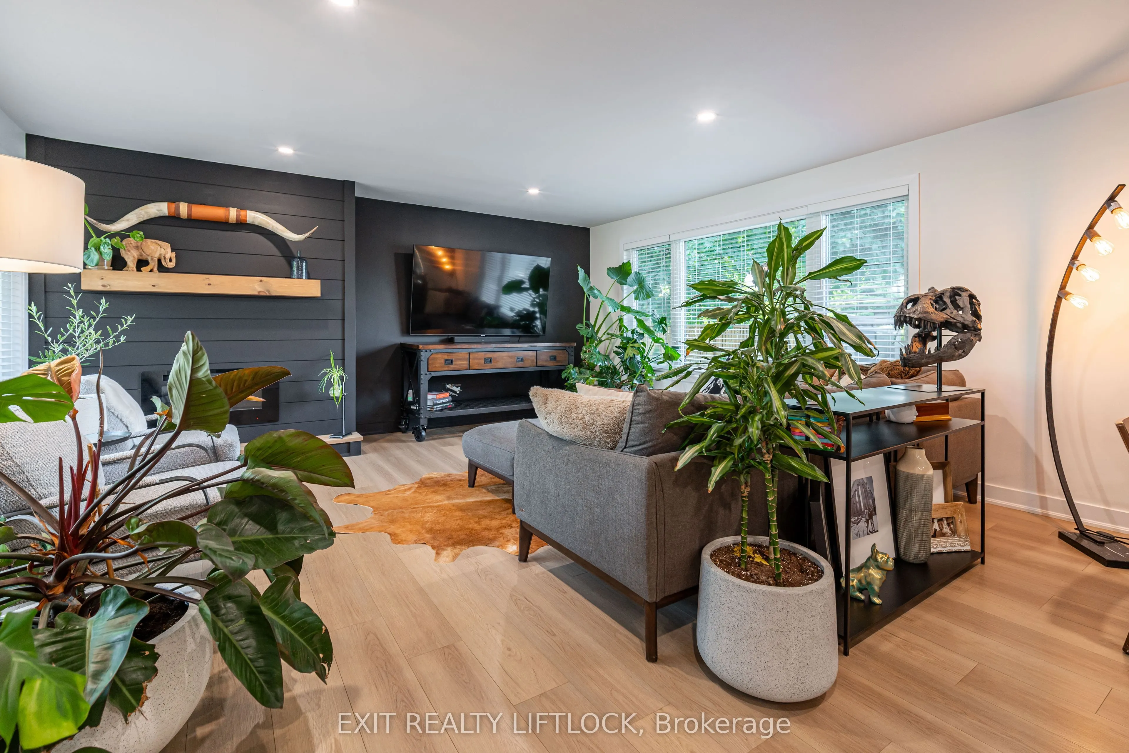 865 Kensington Drive