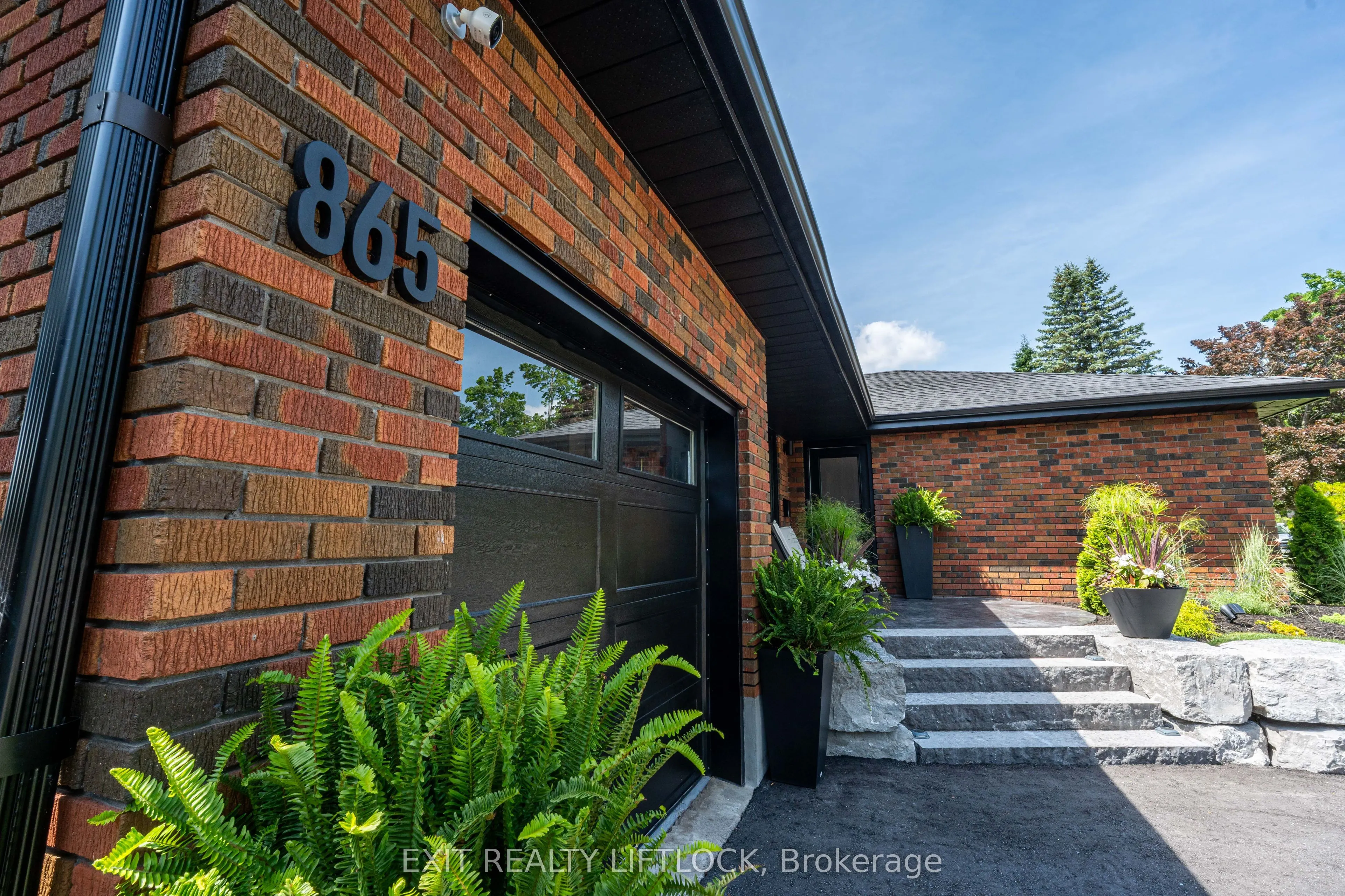 865 Kensington Drive