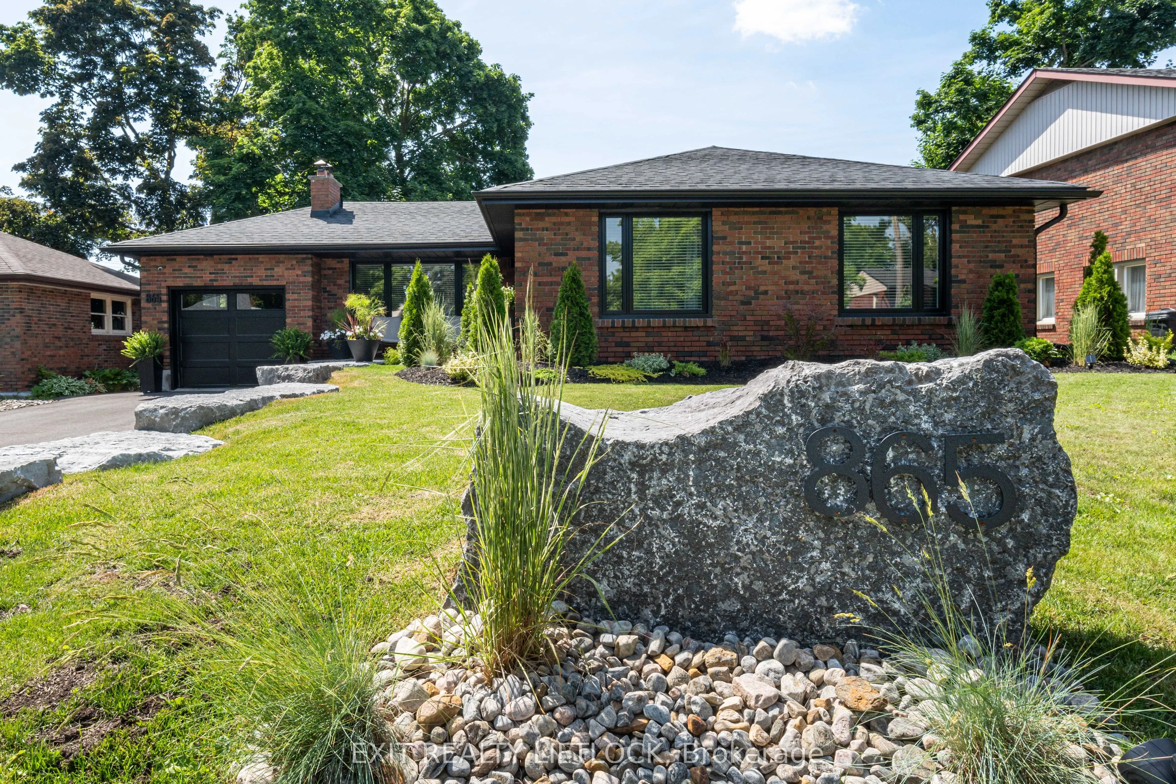865 Kensington Drive