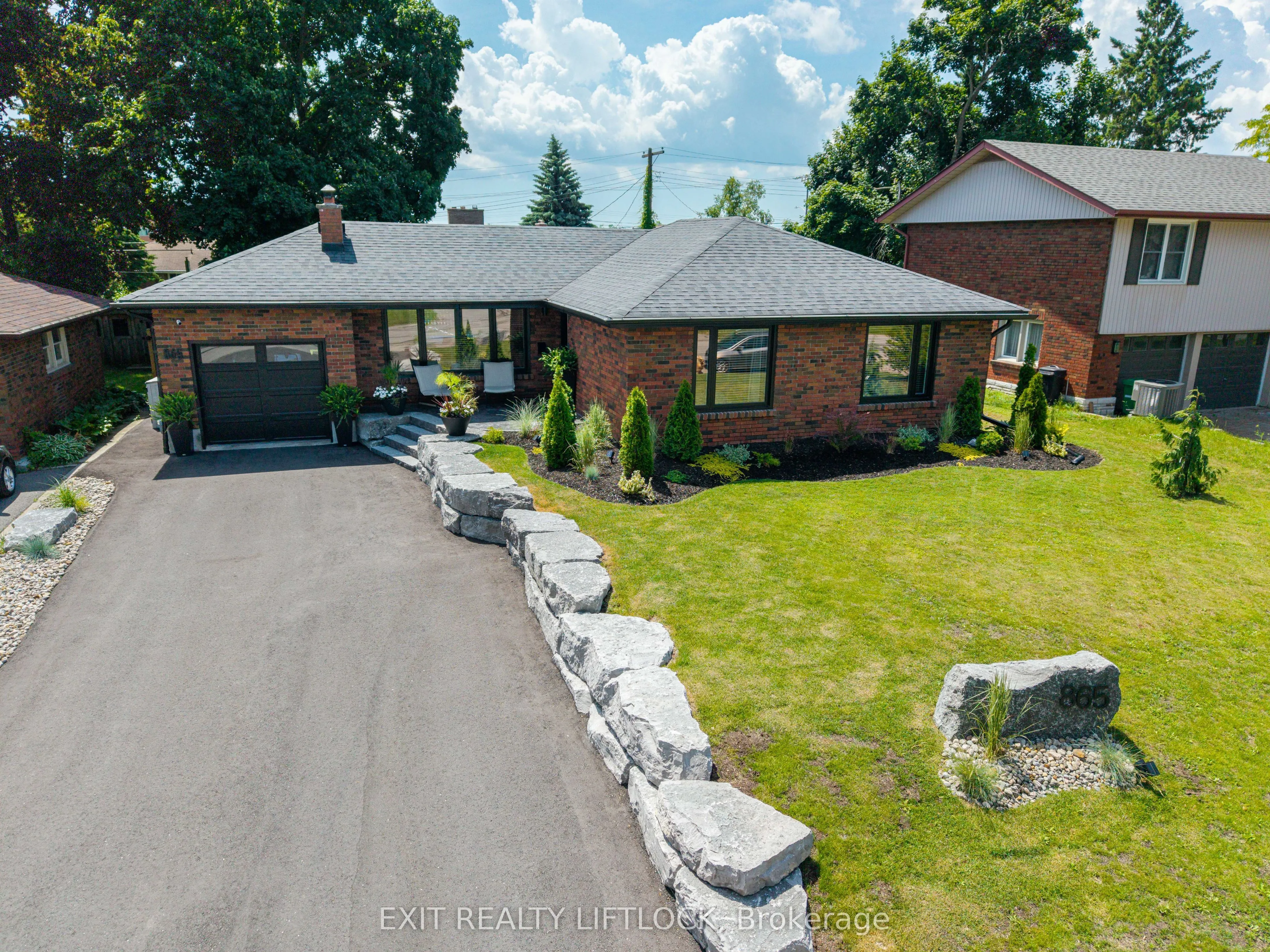 865 Kensington Drive
