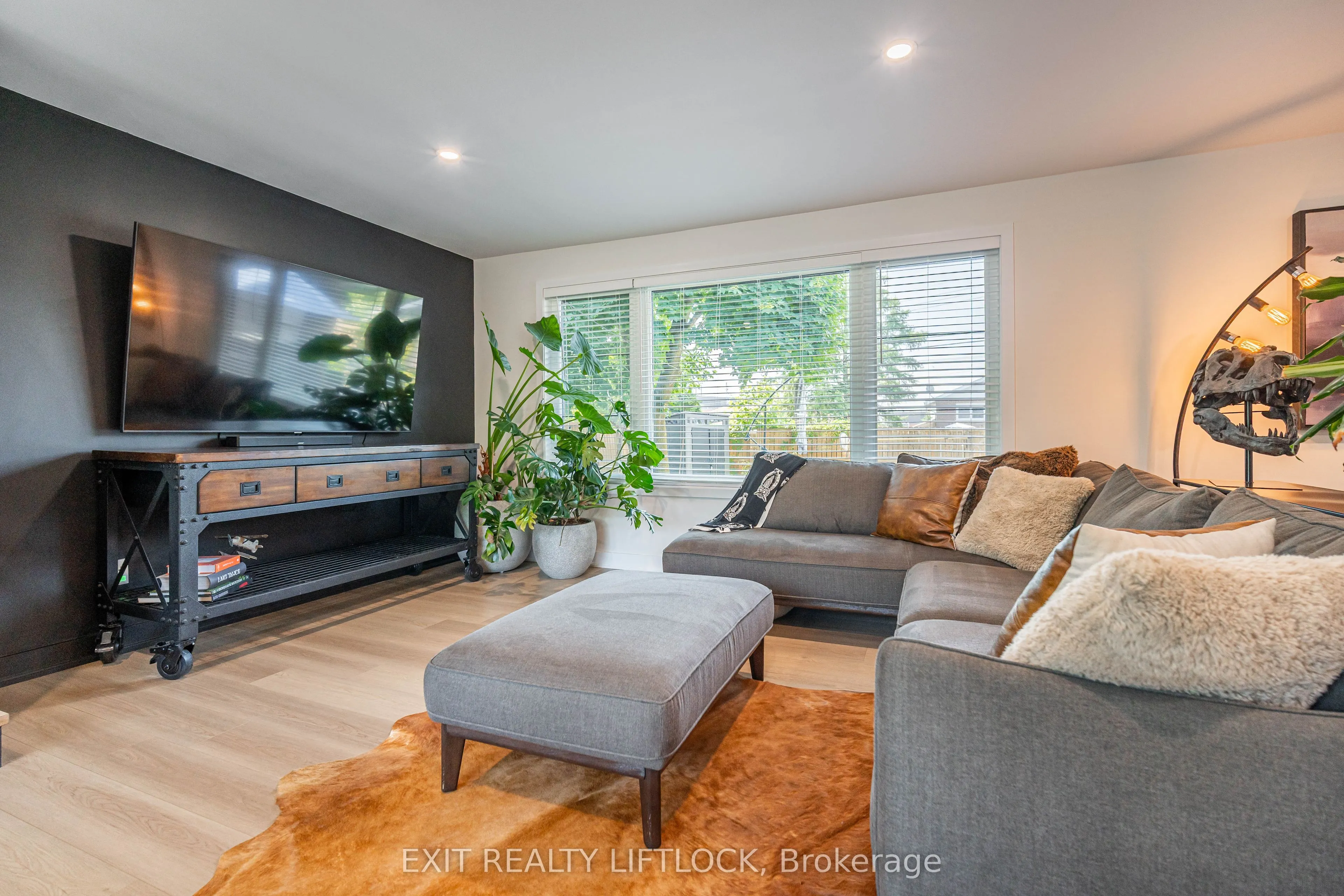 865 Kensington Drive
