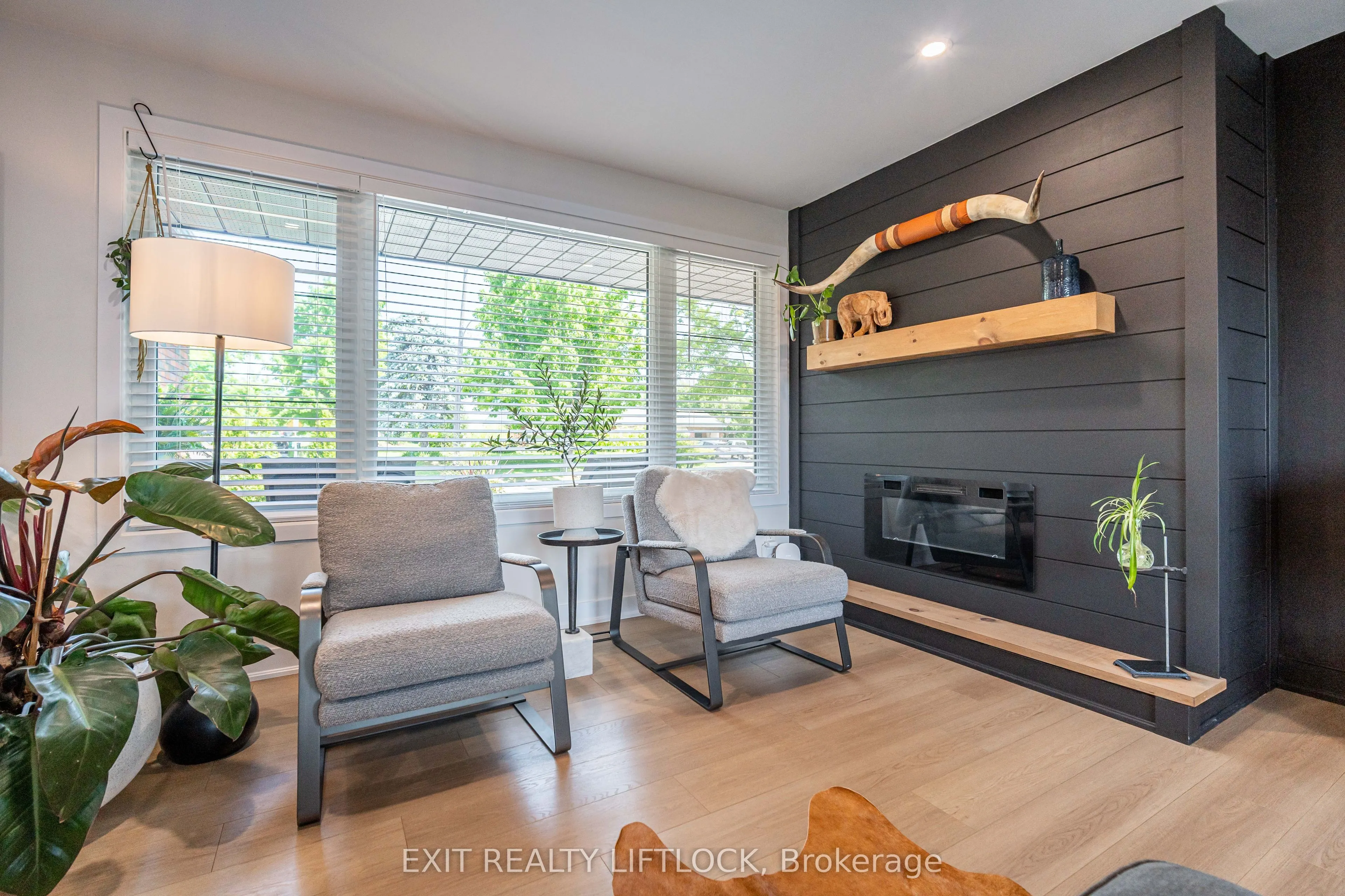 865 Kensington Drive