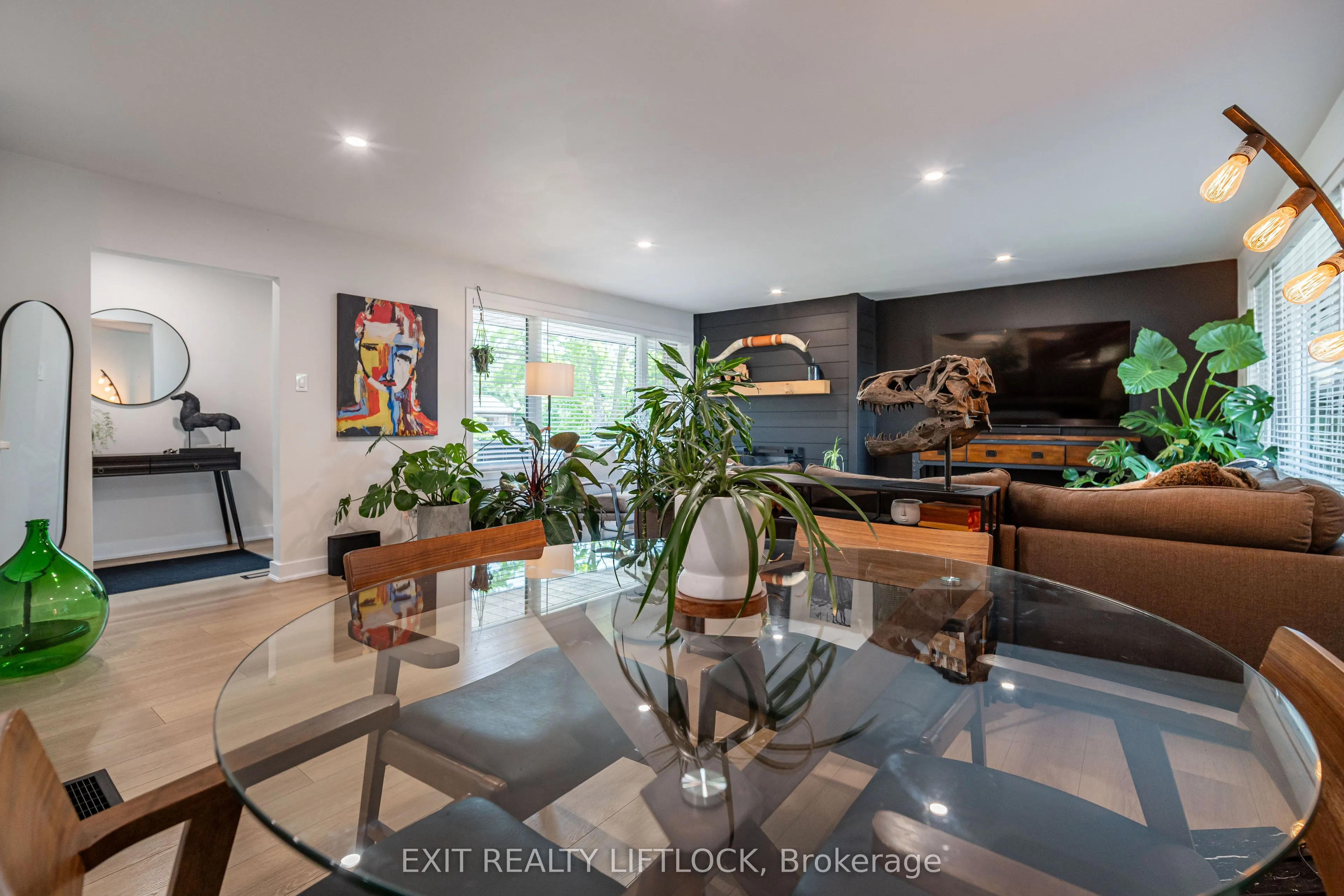 865 Kensington Drive