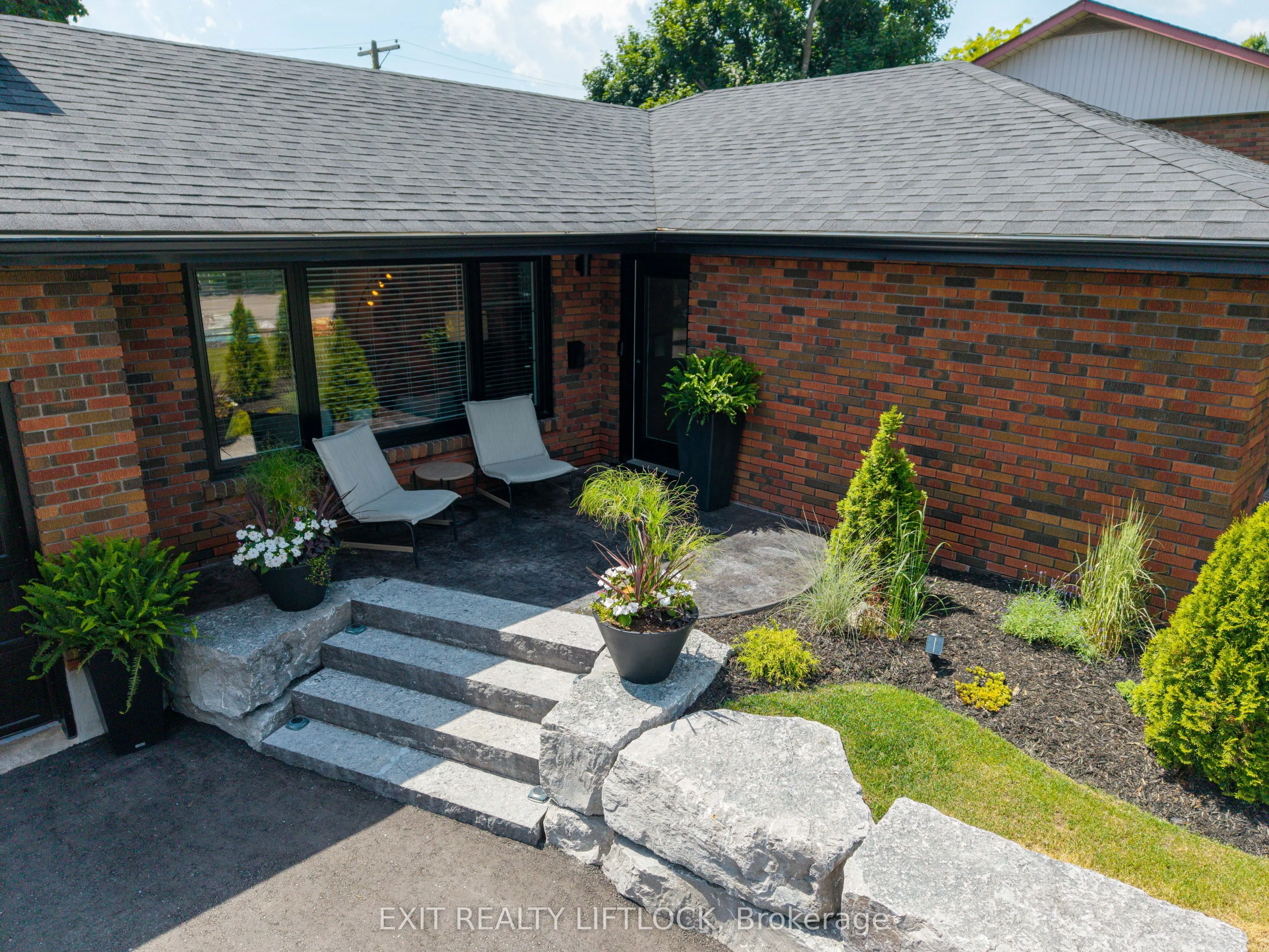 865 Kensington Drive