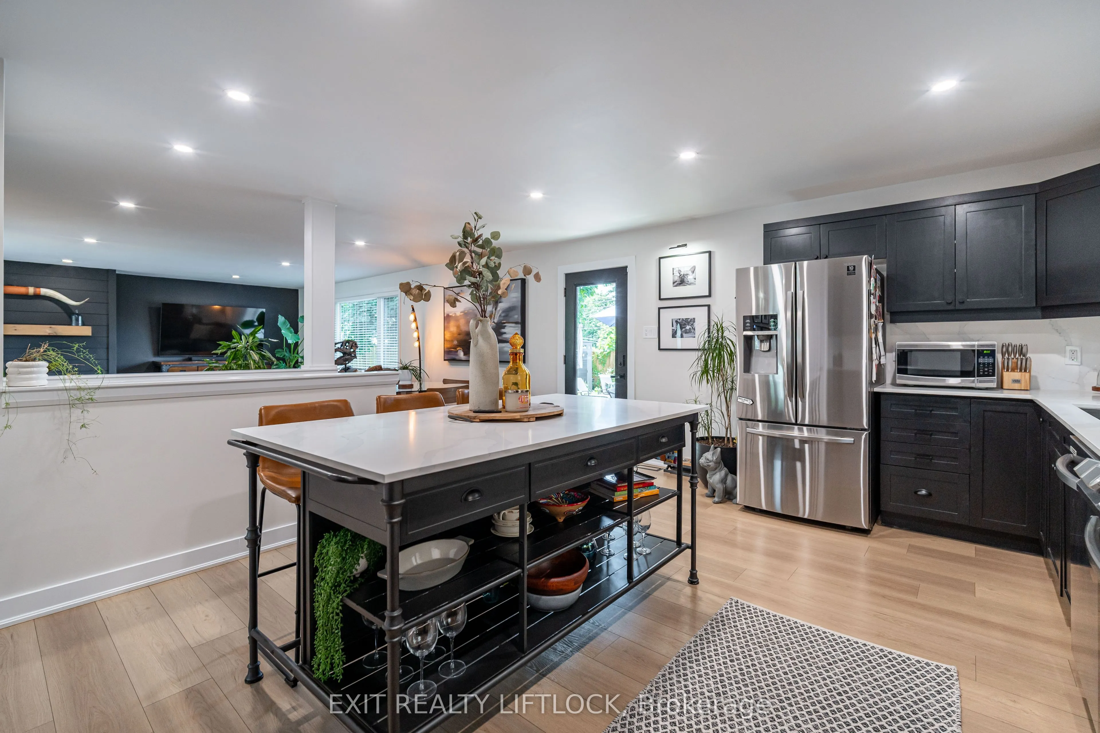 865 Kensington Drive