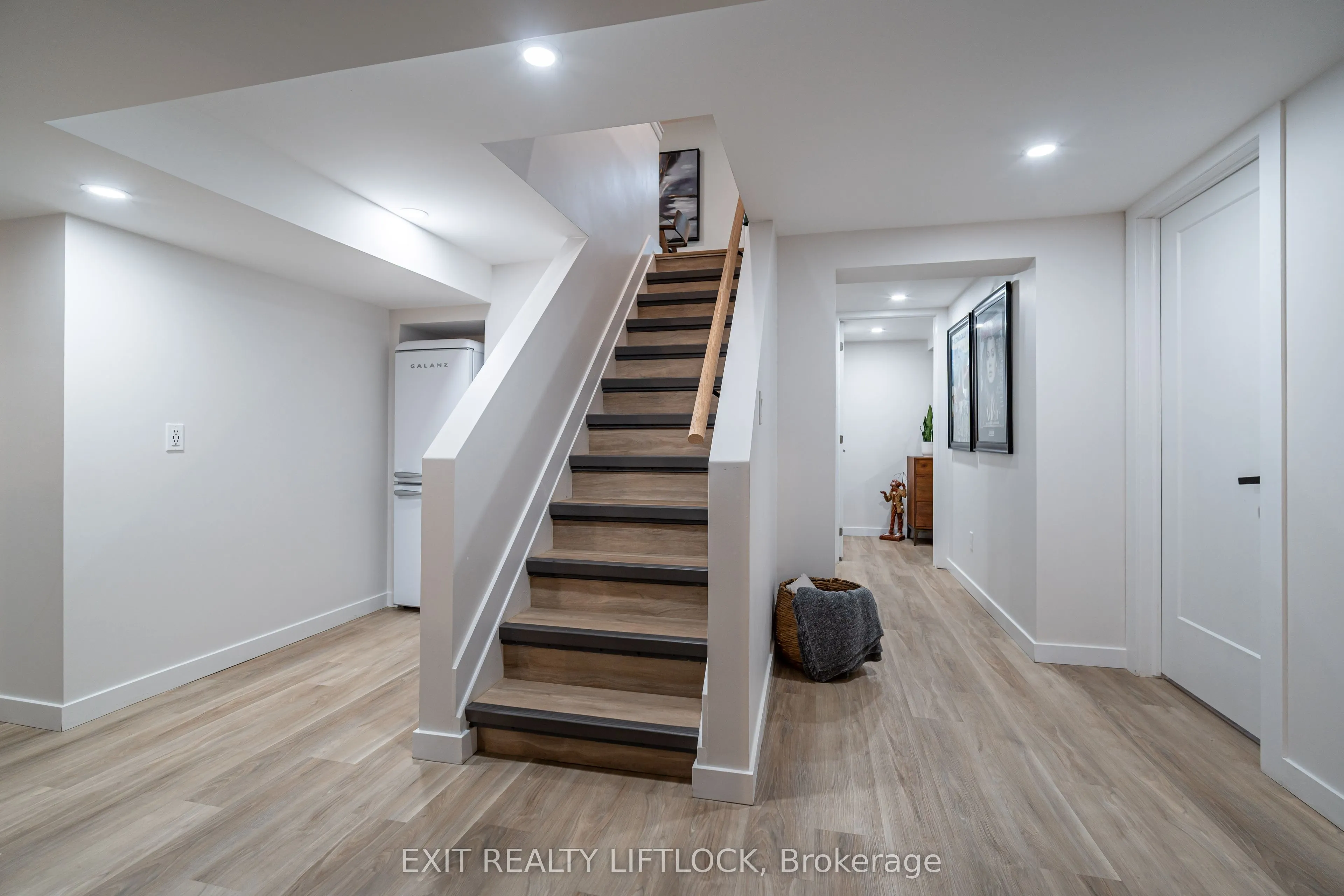 865 Kensington Drive