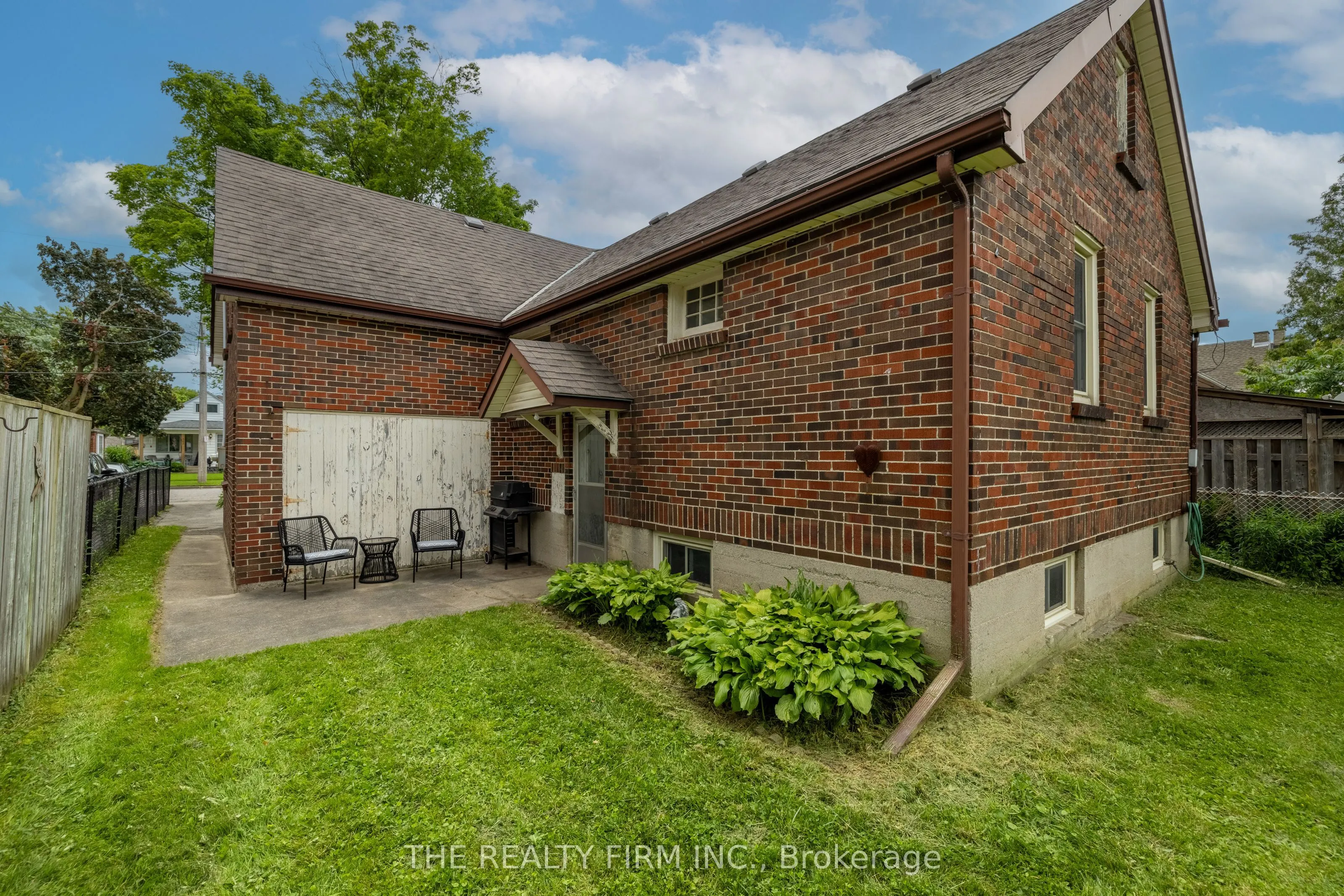 384 Spruce Street
