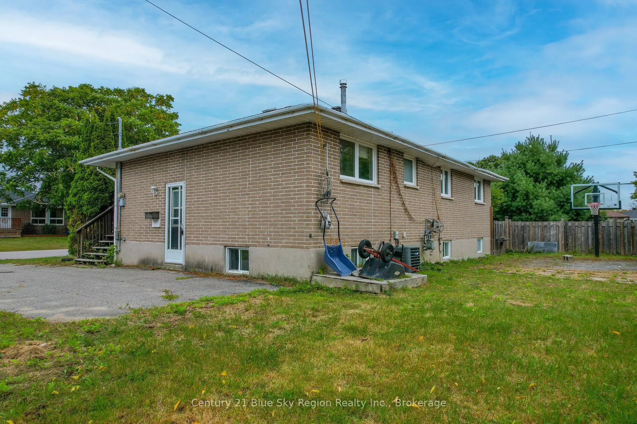23 Strathcona Drive