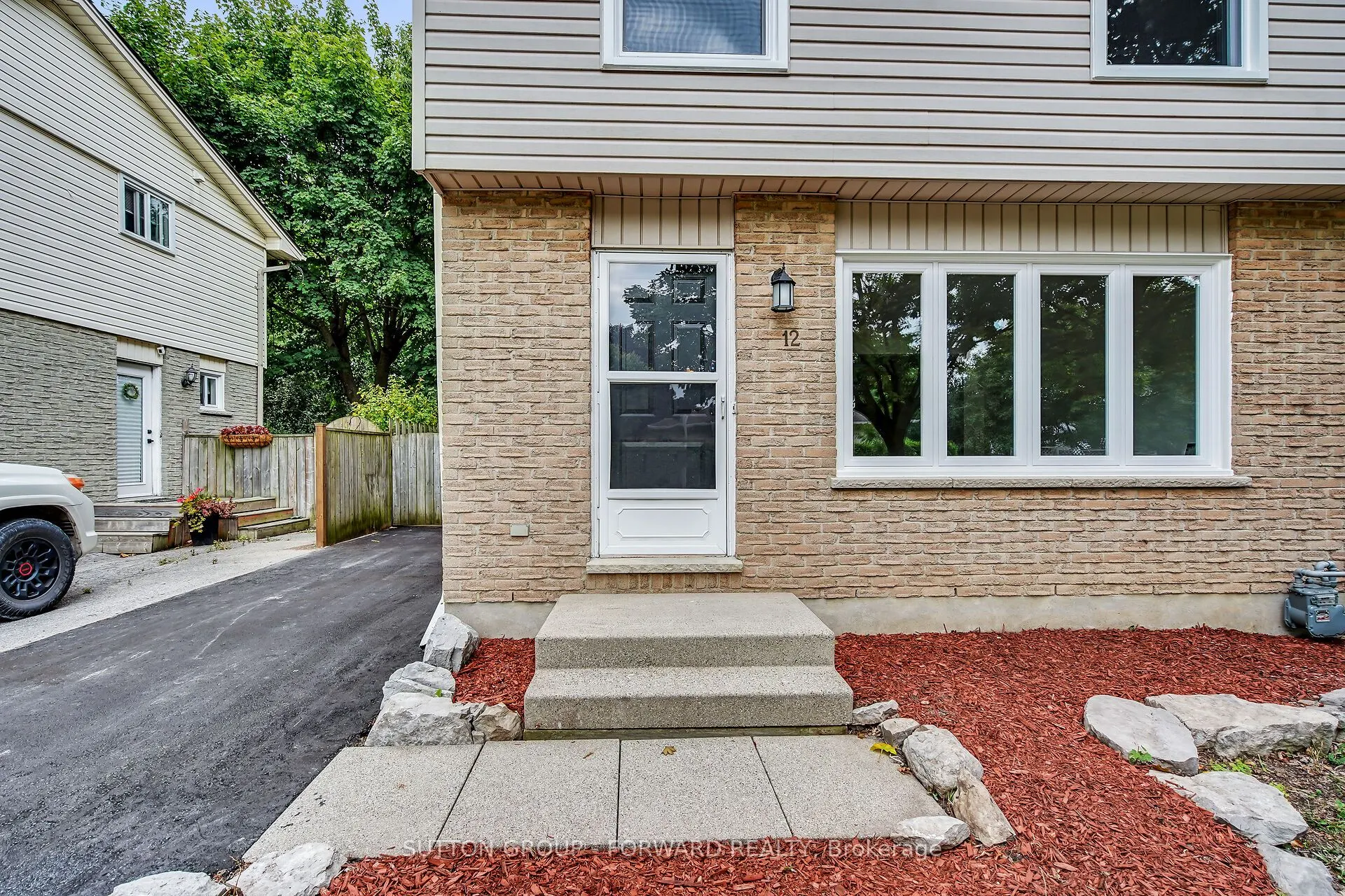 12 Inverary Road
