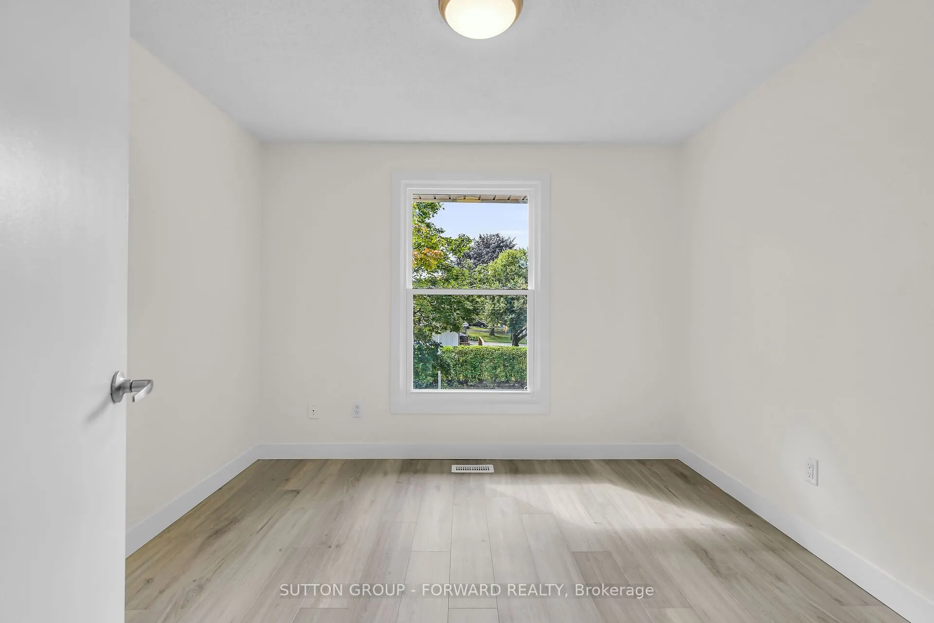 12 Inverary Road