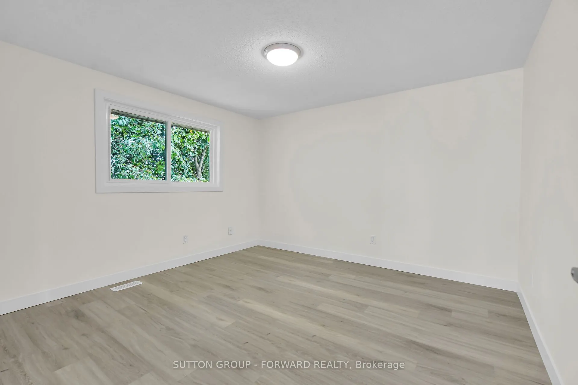 12 Inverary Road