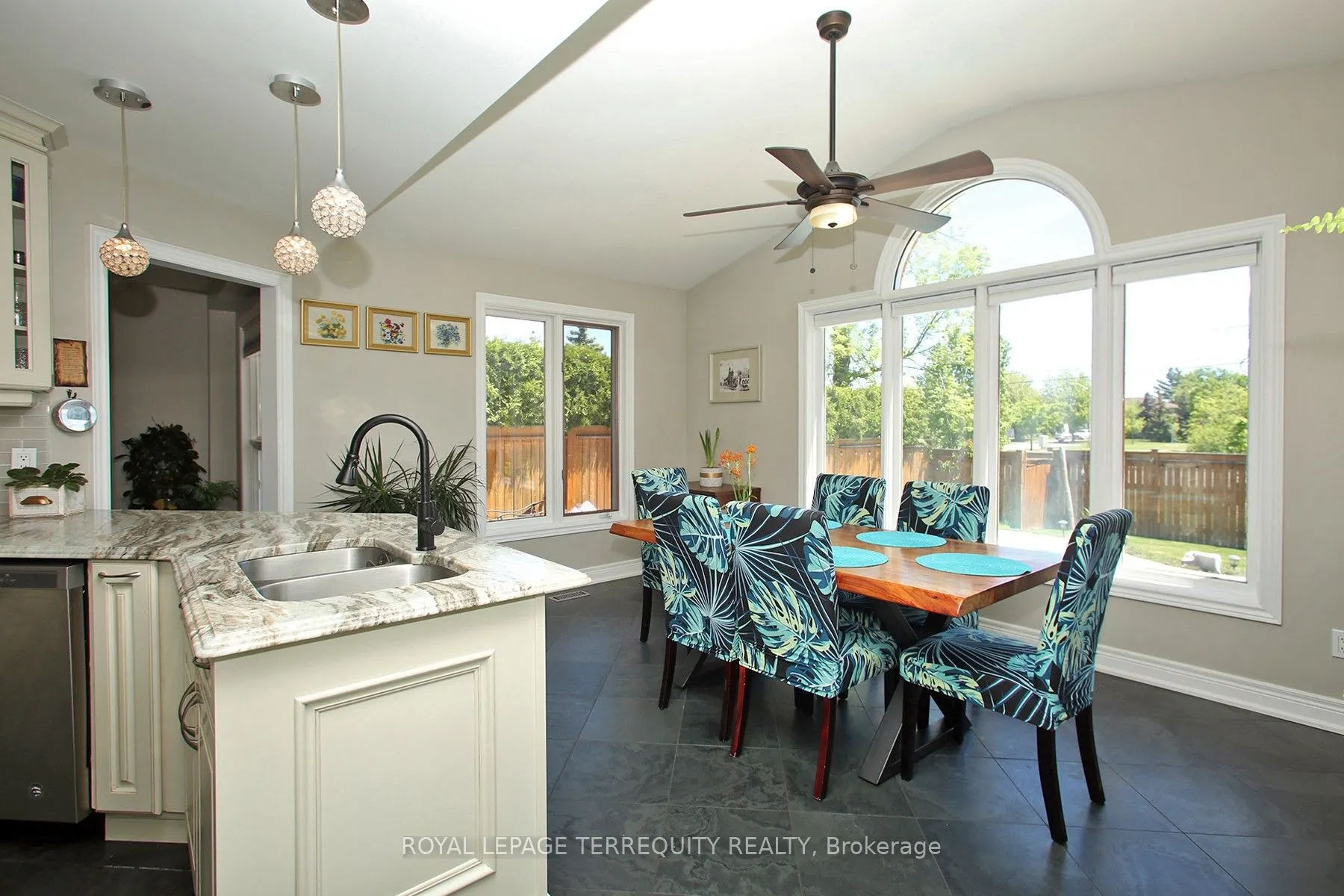 3 Riviera Ridge
