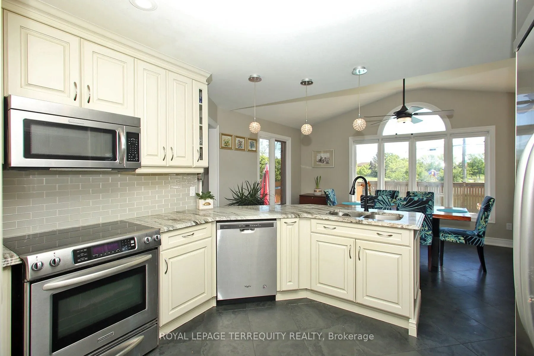 3 Riviera Ridge