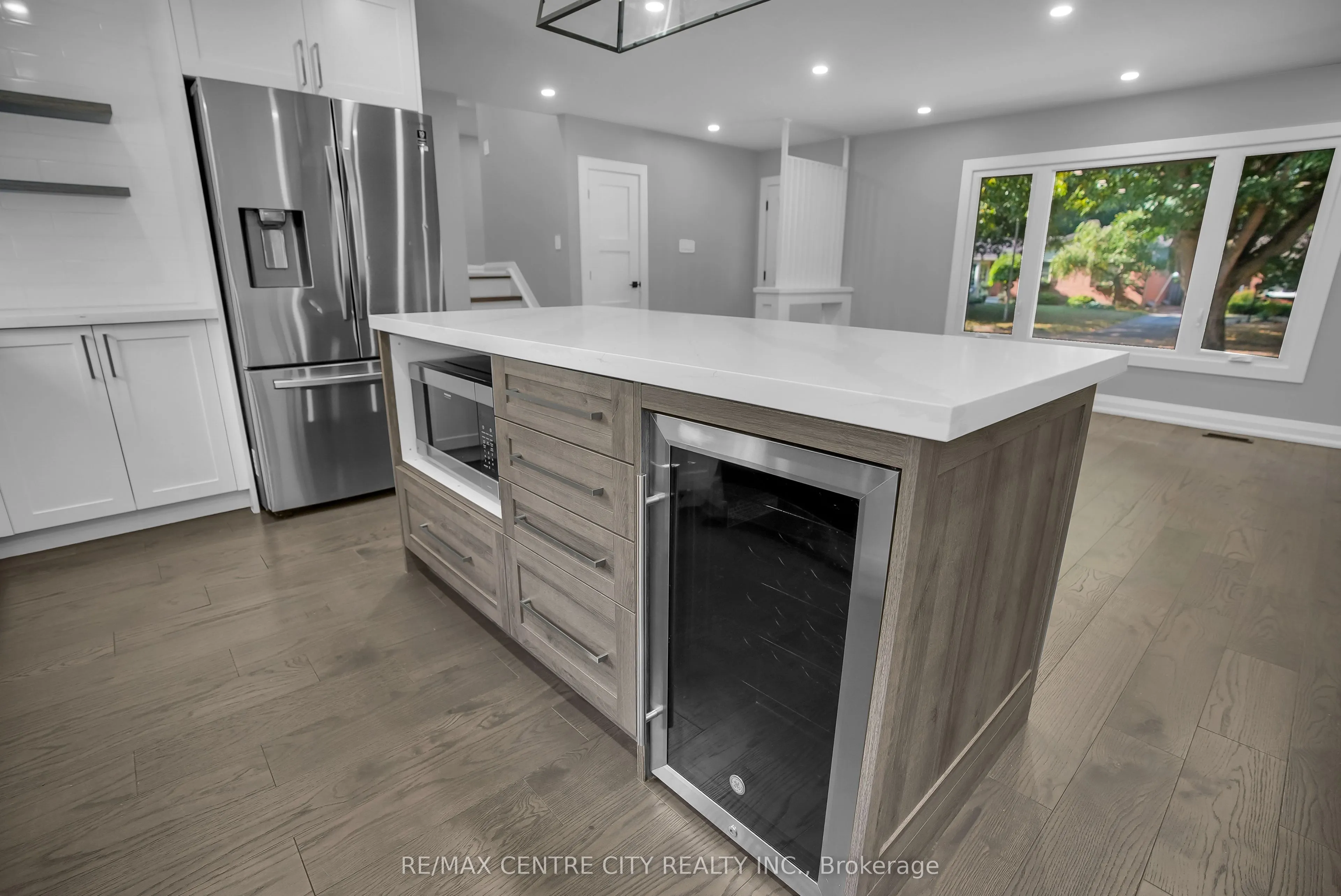 700 Glengyle Crescent