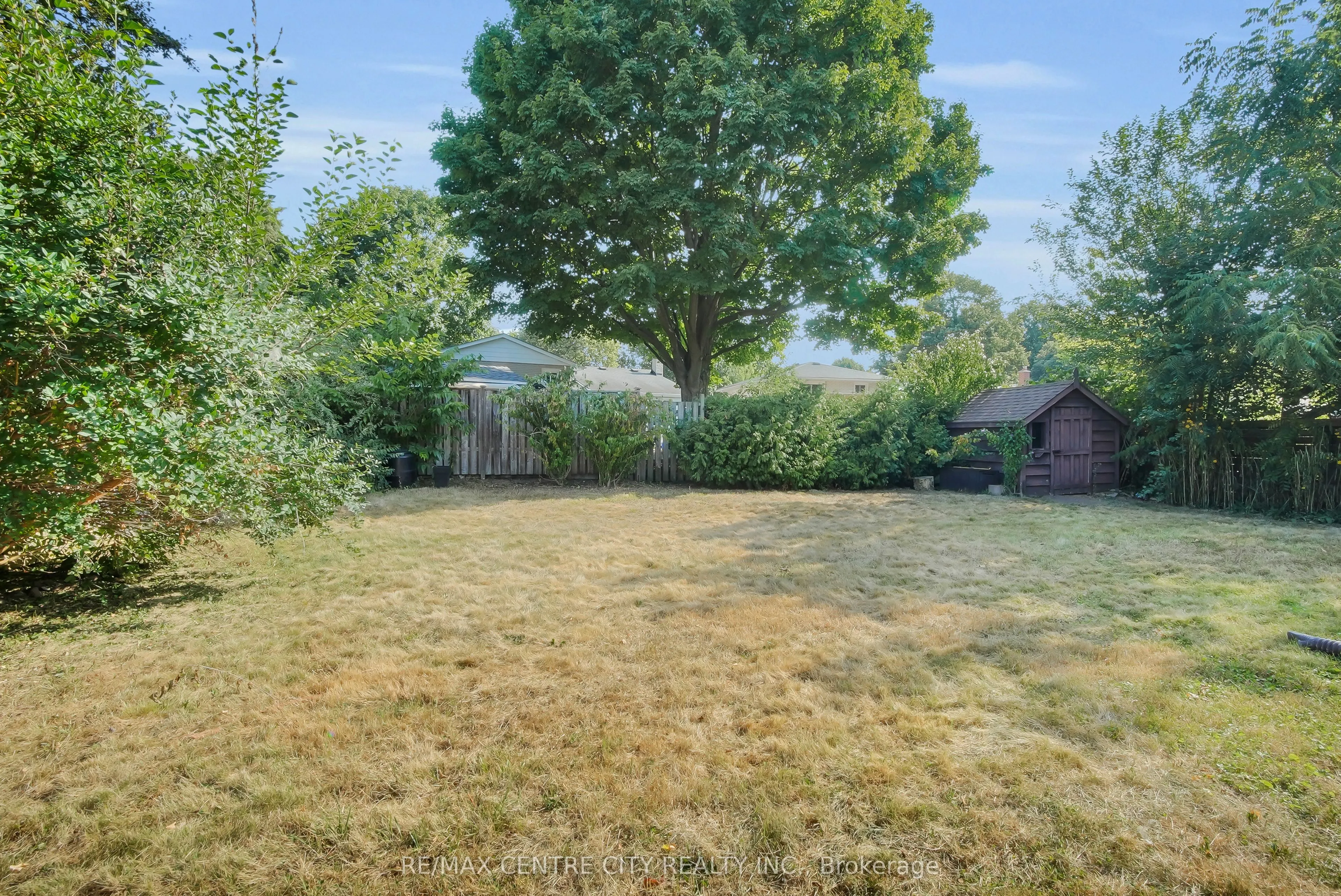 700 Glengyle Crescent